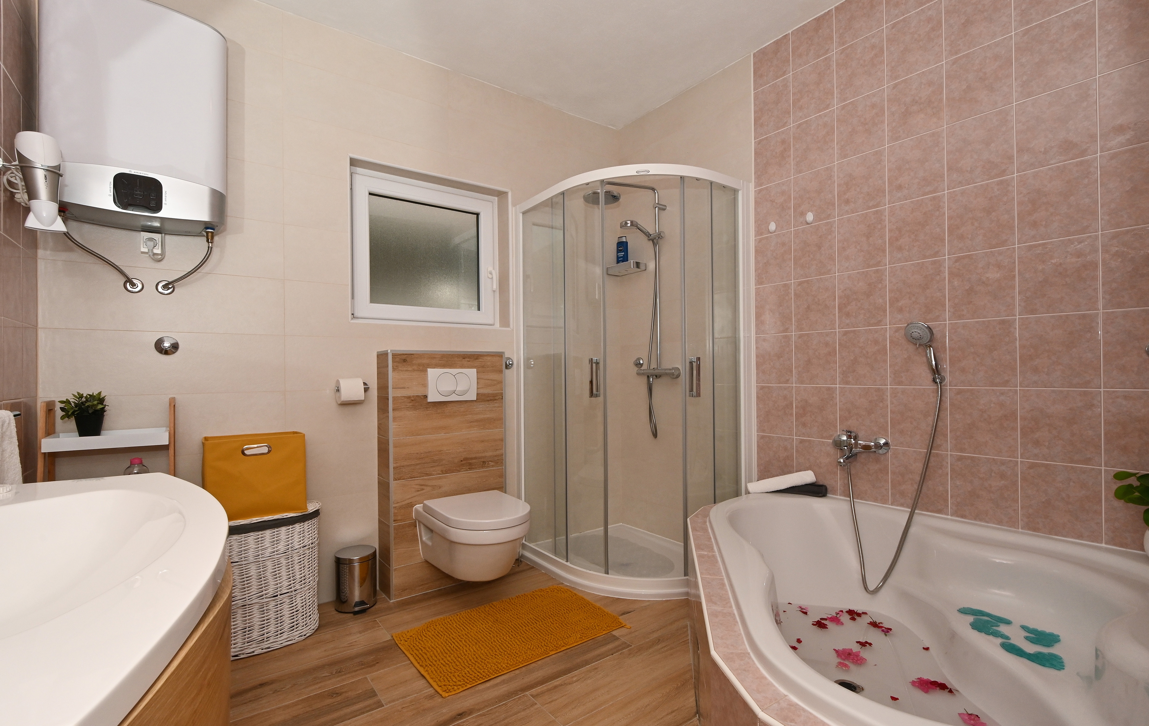 Three bedroom apartment with terrace and sea view Okrug Gornji, Čiovo  A-a