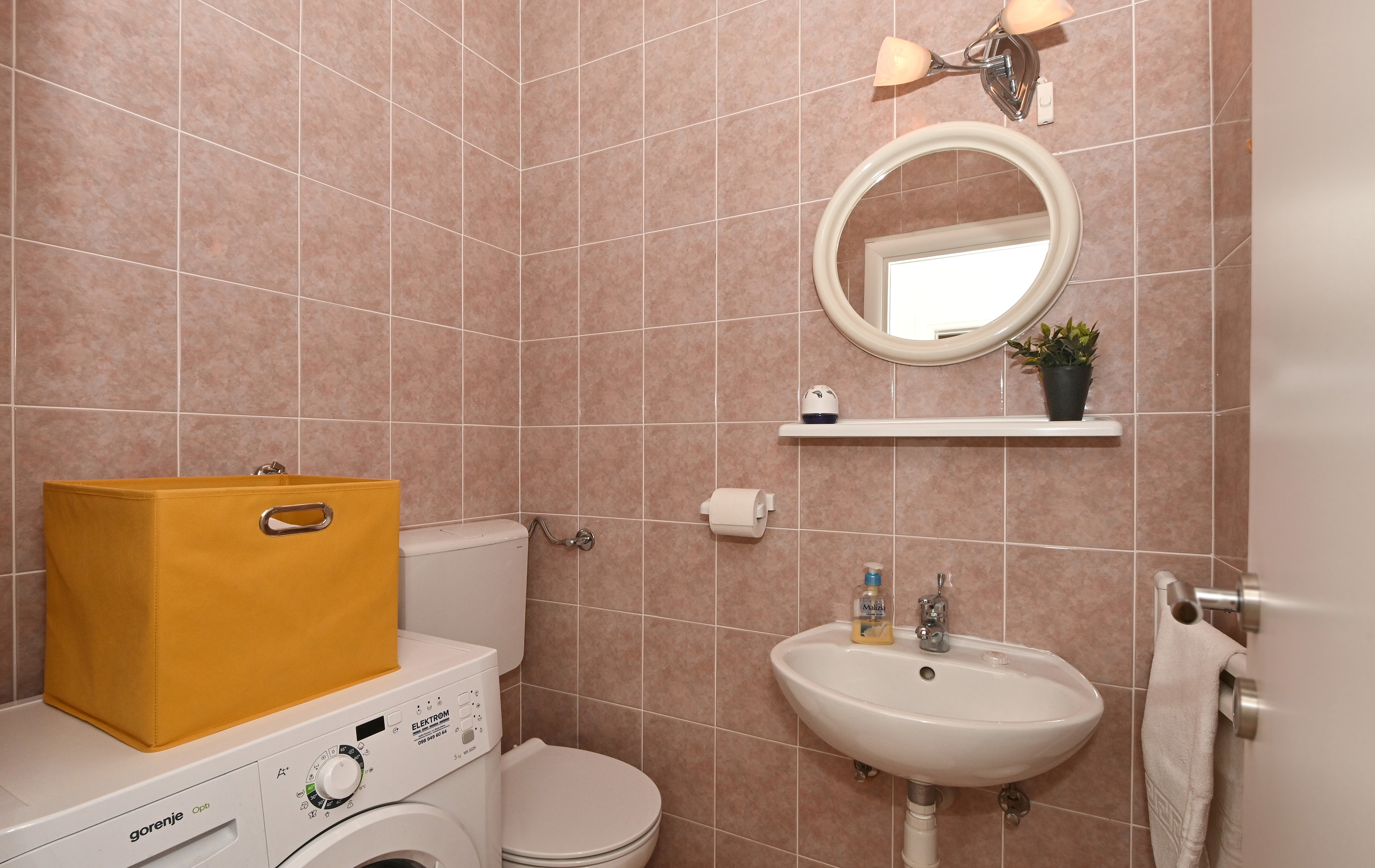 Three bedroom apartment with terrace and sea view Okrug Gornji, Čiovo  A-a