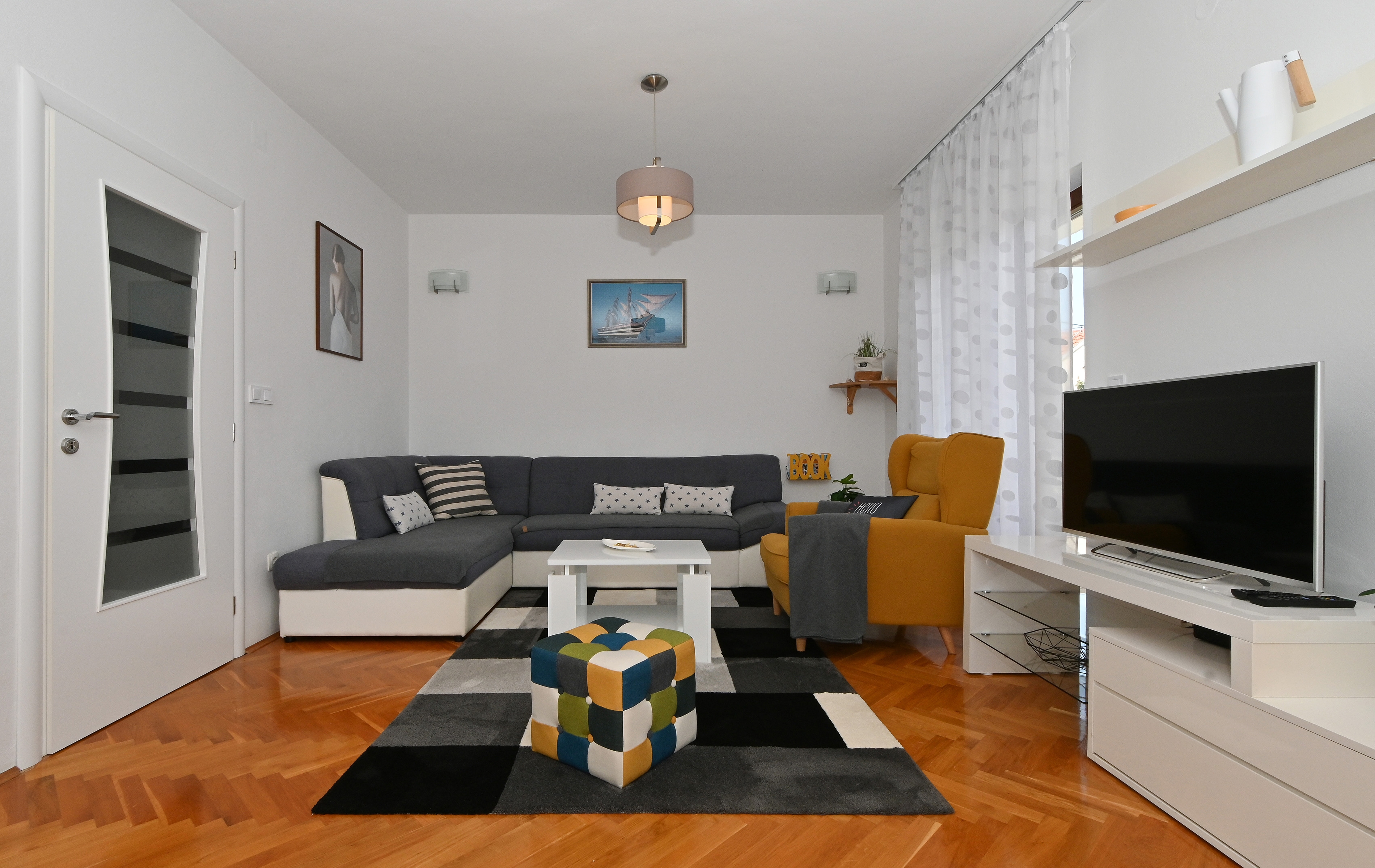 Three bedroom apartment with terrace and sea view Okrug Gornji, Čiovo (A-12293-a)