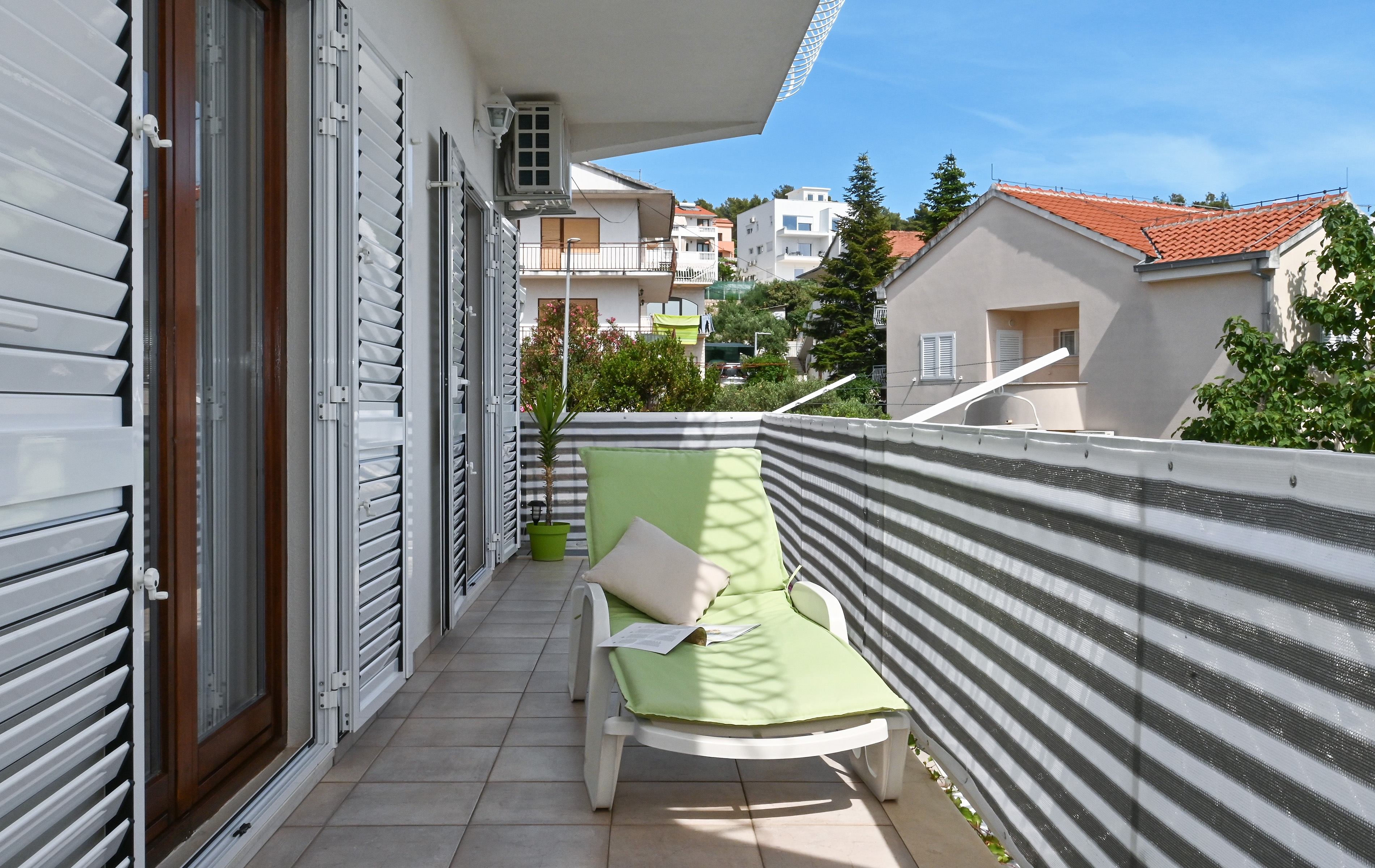 Three bedroom apartment with terrace and sea view Okrug Gornji, Čiovo  A-a