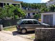 Parking lot Jelsa, Hvar, Parking lot 123 - Apartments near sea with pebble beach.