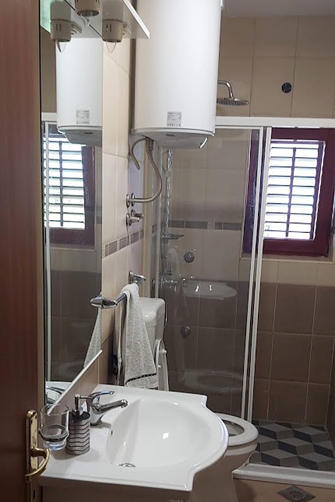 Two bedroom apartment with terrace and sea view Sukošan, Zadar  A-b