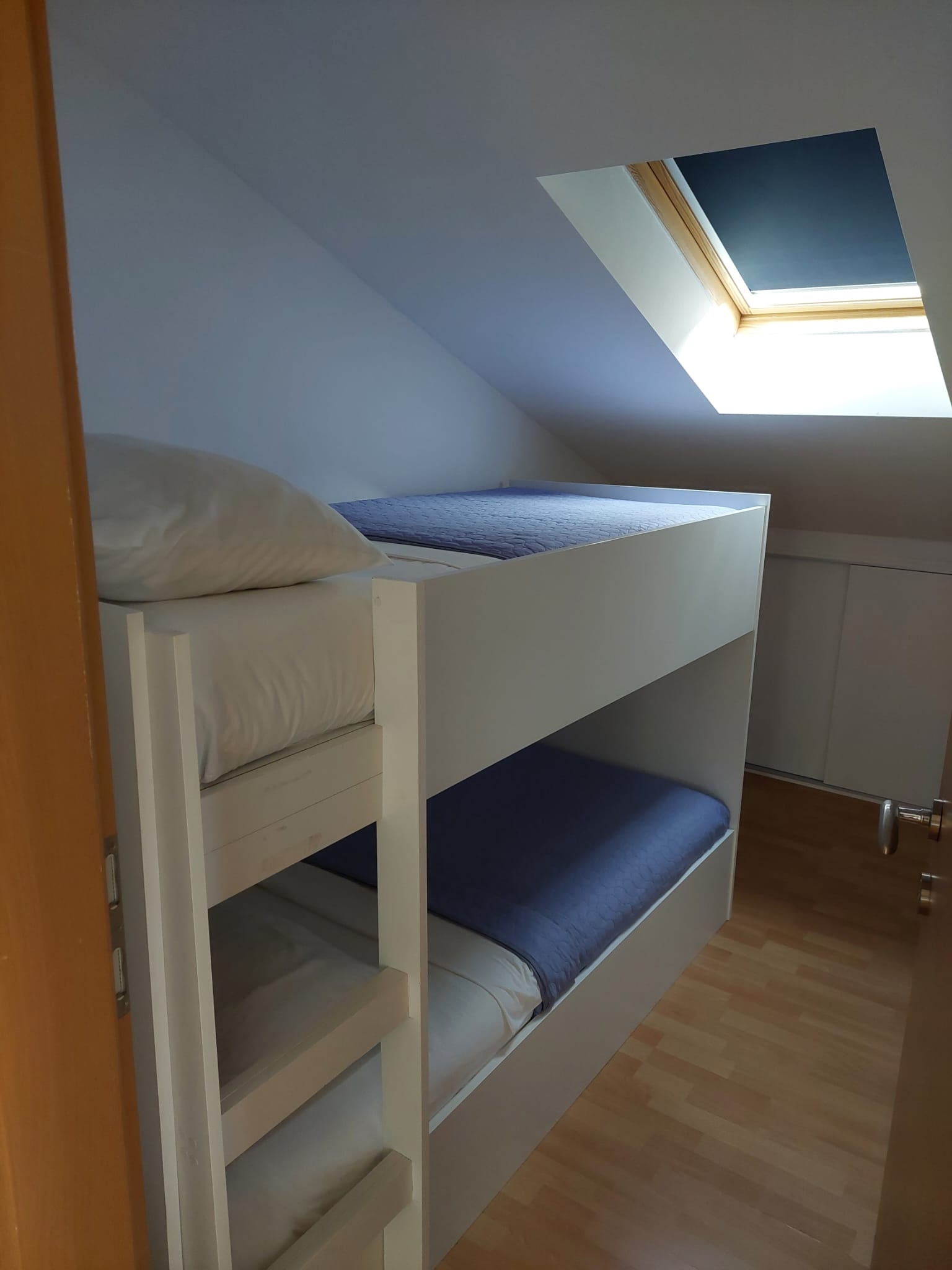 Two bedroom apartment with terrace and sea view Sukošan, Zadar  A-c