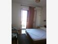 Podgora, Bedroom 1 in the apartment, air condition available, (pet friendly) and WiFi.