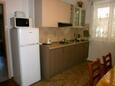 Podgora, Kuhinja u smještaju tipa apartment, kućni ljubimci dozvoljeni i WiFi.
