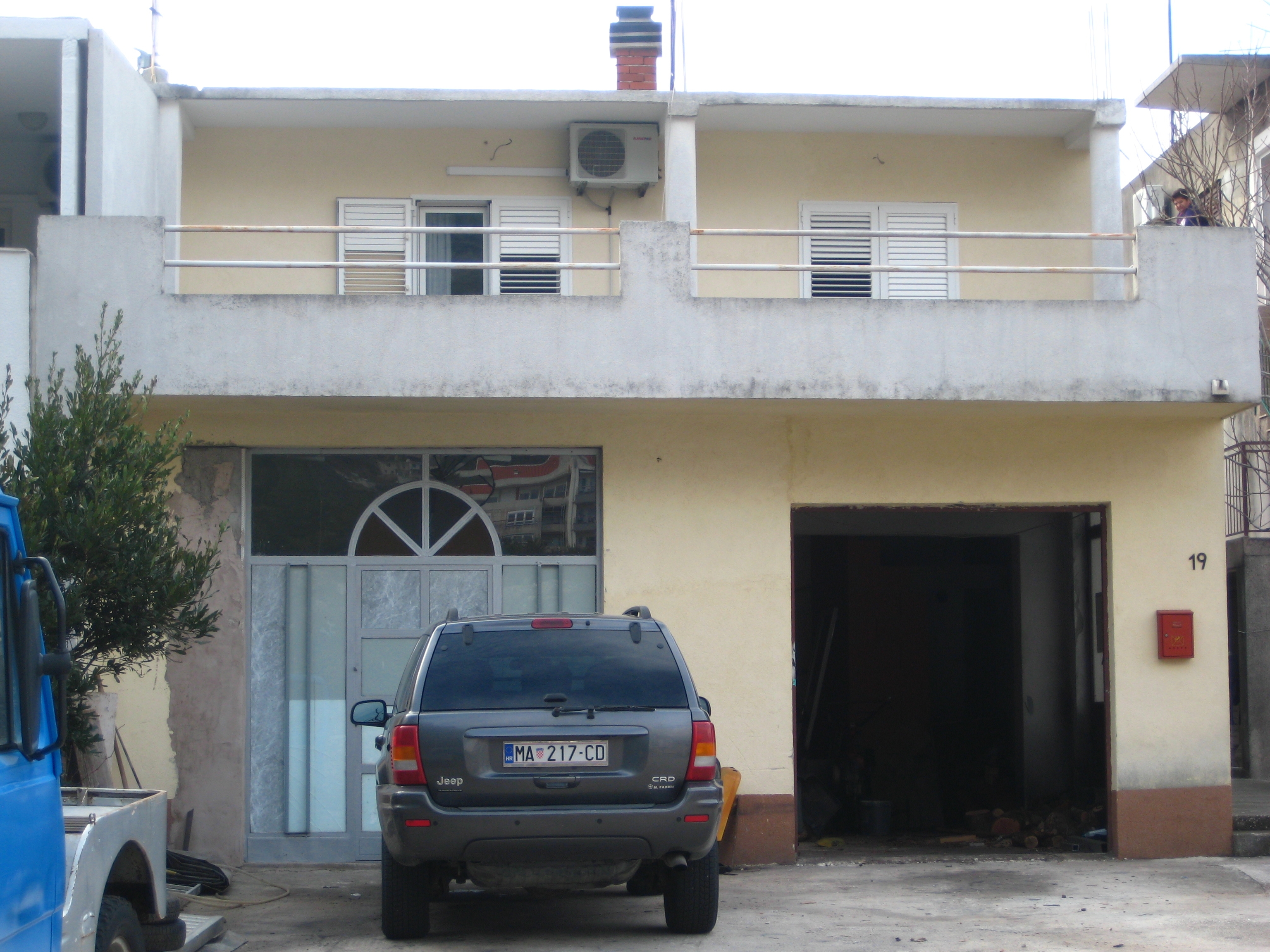 One bedroom apartment with terrace Makarska (A-12336-a)