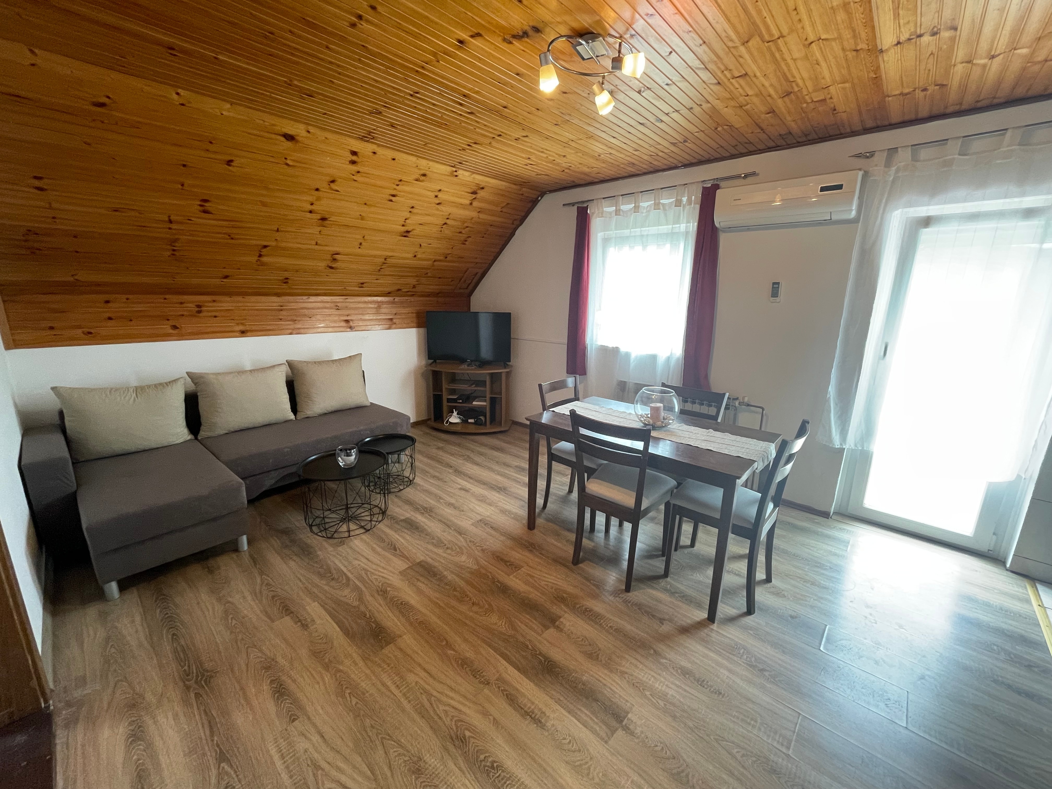 Two bedroom apartment with terrace Smoljanac, Plitvice (A-12345-d)