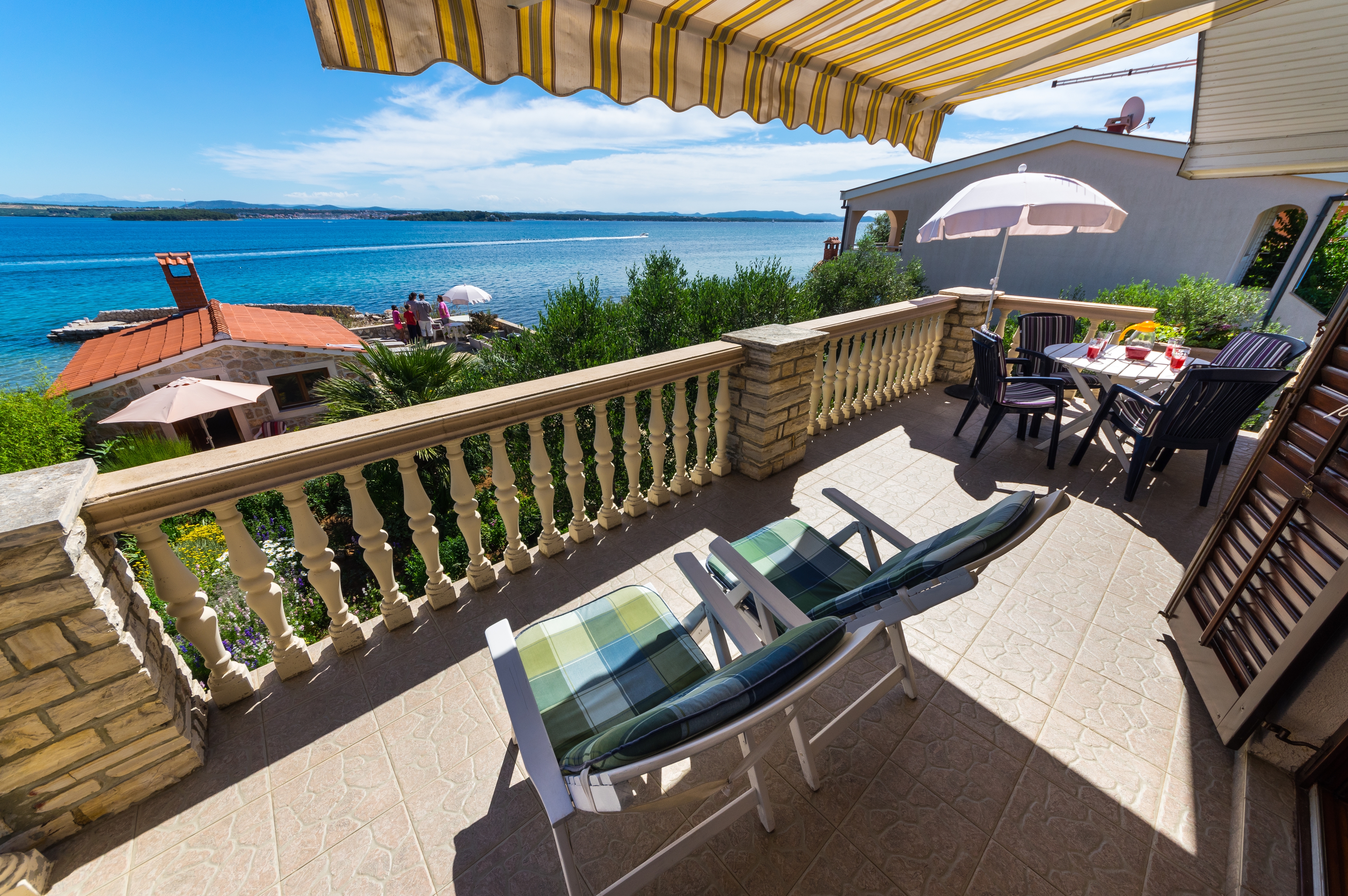 Two bedroom apartment near beach Tkon, Pašman  A-b