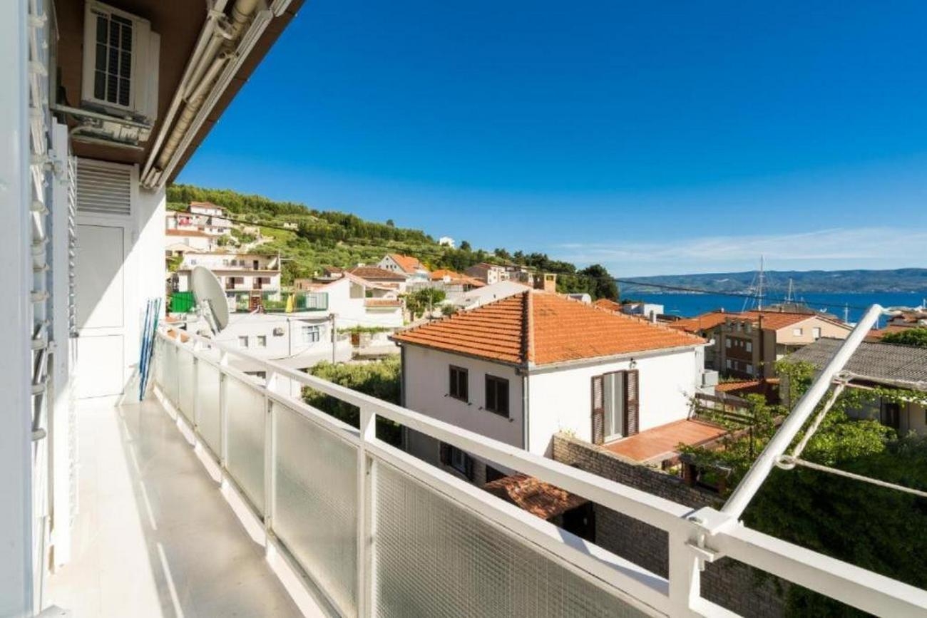 One bedroom apartment with terrace and sea view Sumpetar, Omiš  A-b
