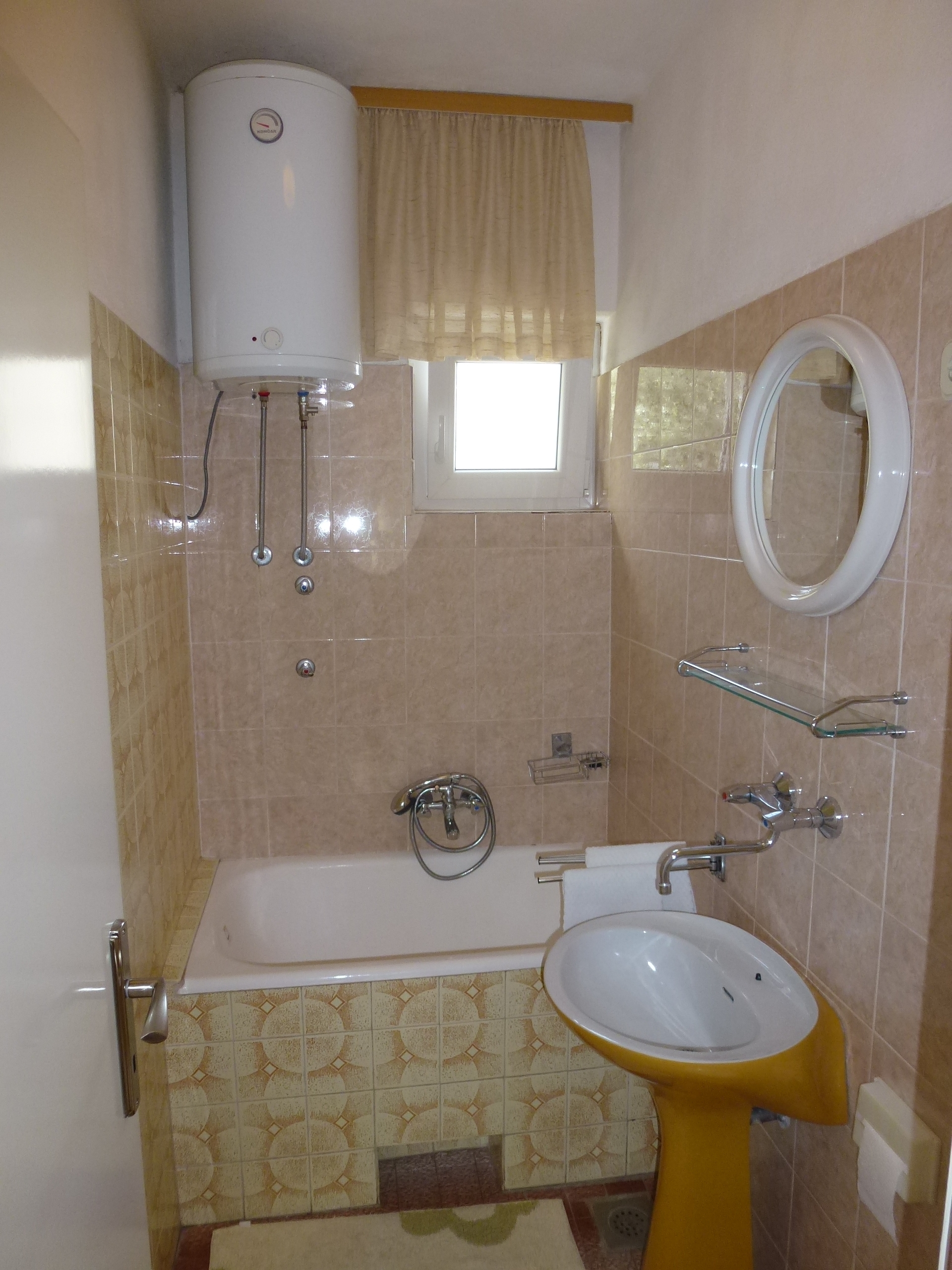 Three bedroom apartment with terrace and sea view Stanići, Omiš  A-a