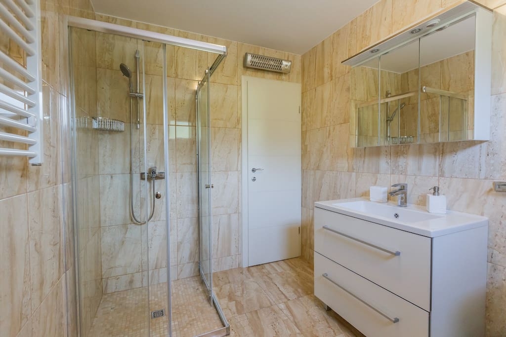 Three bedroom house near beach Supetar, Brač  K