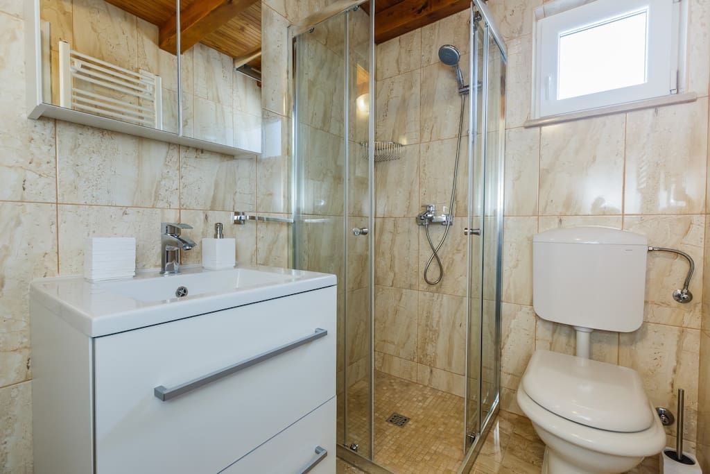 Three bedroom house near beach Supetar, Brač  K