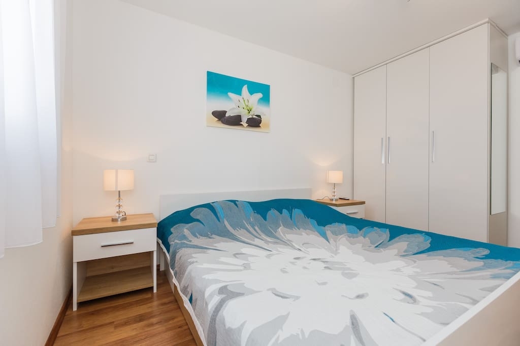 Three bedroom house near beach Supetar, Brač  K