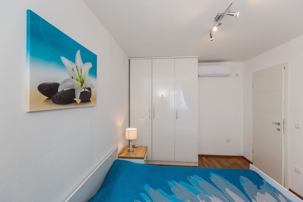 Three bedroom house near beach Supetar, Brač  K