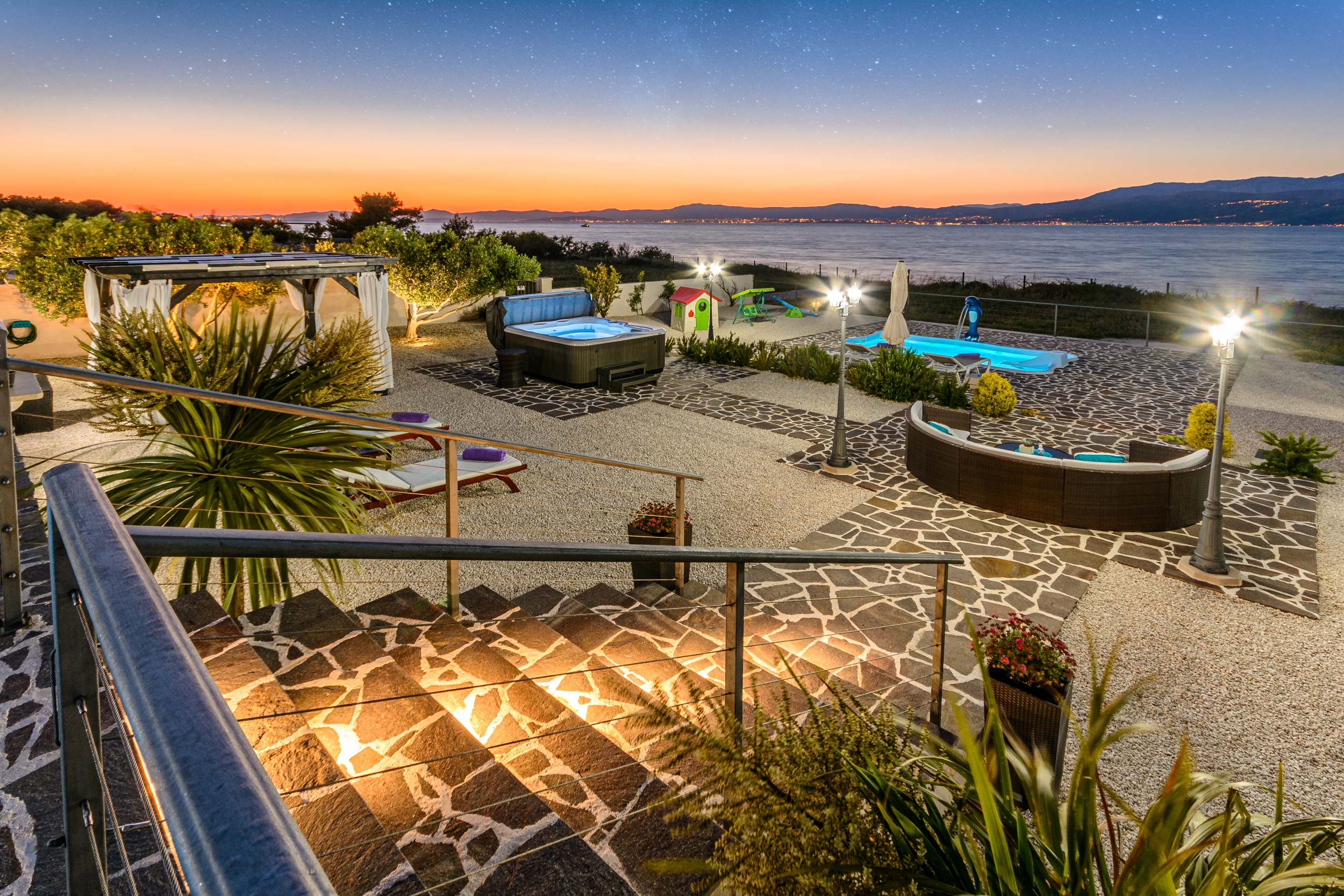 Three bedroom house near beach Supetar, Brač  K