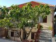 Posedarje, Novigrad, Propiedad 12402 - Apartamentos near sea with pebble beach.