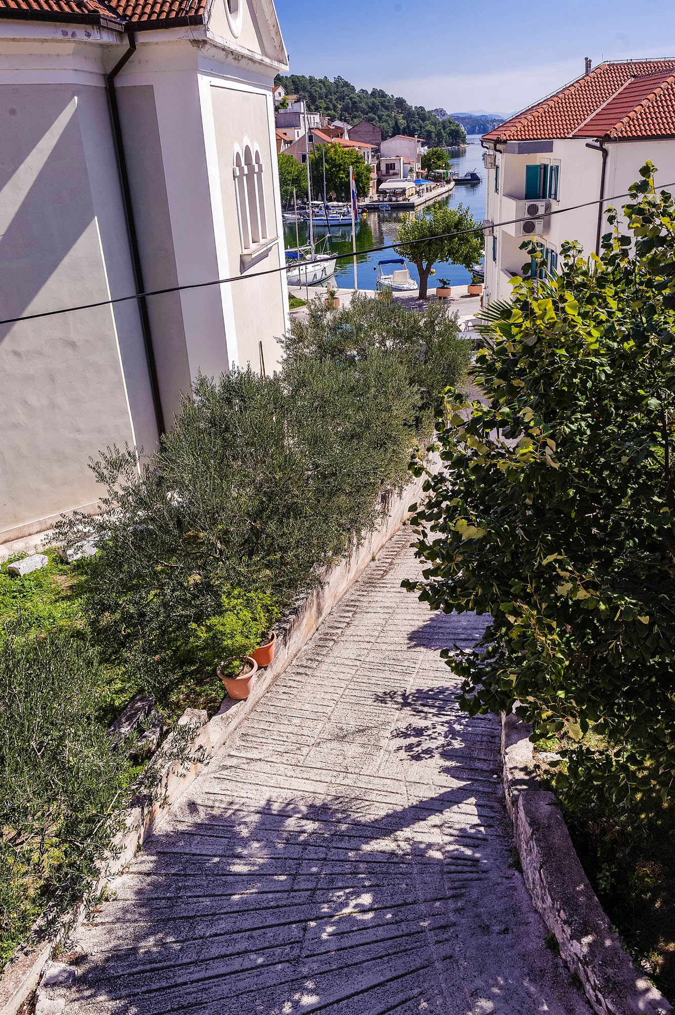 Four bedroom apartment with balcony and sea view Zaton, Krka  A-a