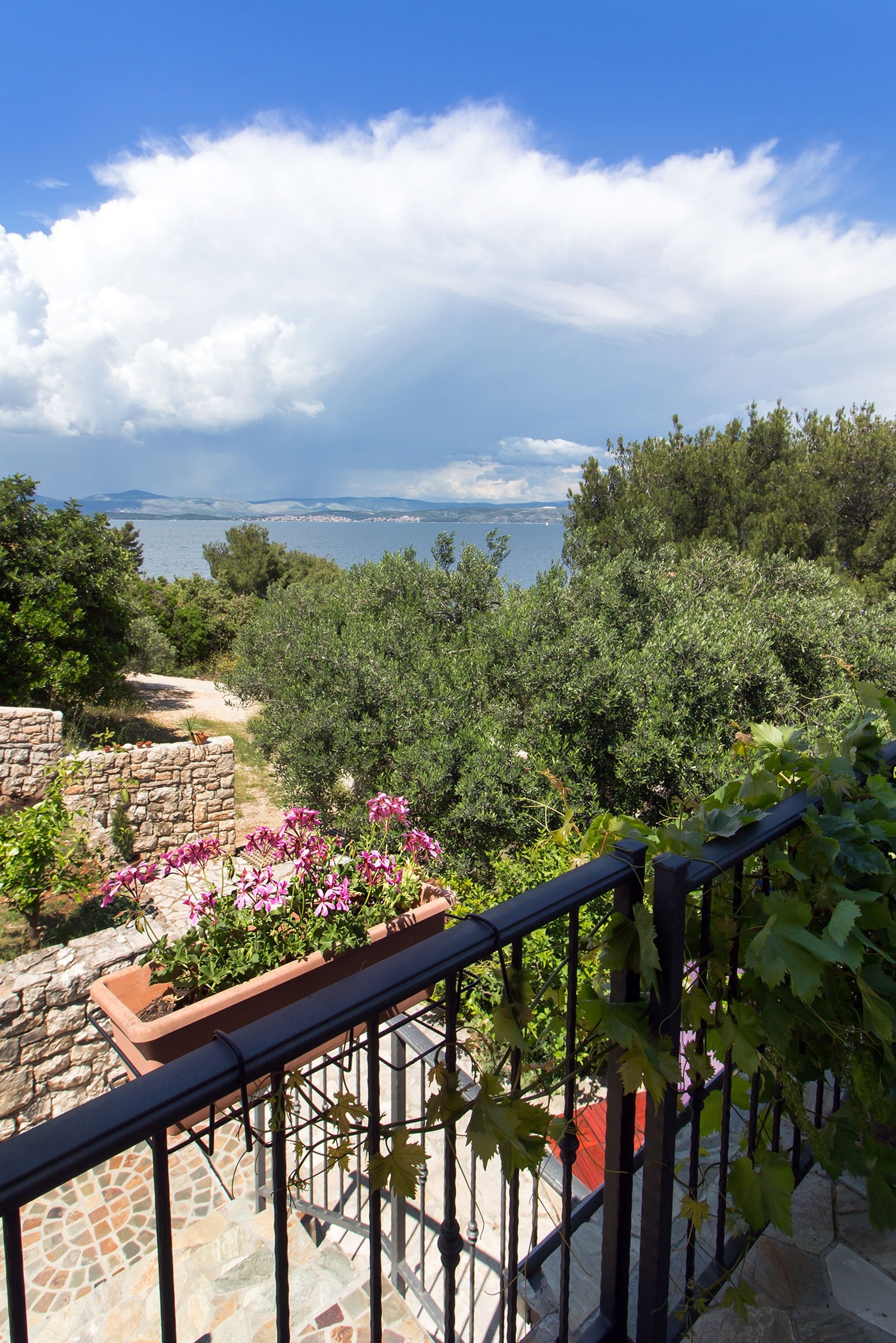 Two bedroom apartment near beach Cove Donja Kruščica - Donja Krušica, Šolta  A-a