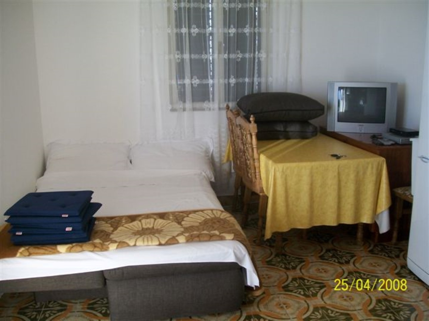 Two bedroom apartment with terrace and sea view Bilo, Primošten (A-12434-a) Two bedroom apartment with terrace and sea view Bilo, Primošten (A-12434-a)