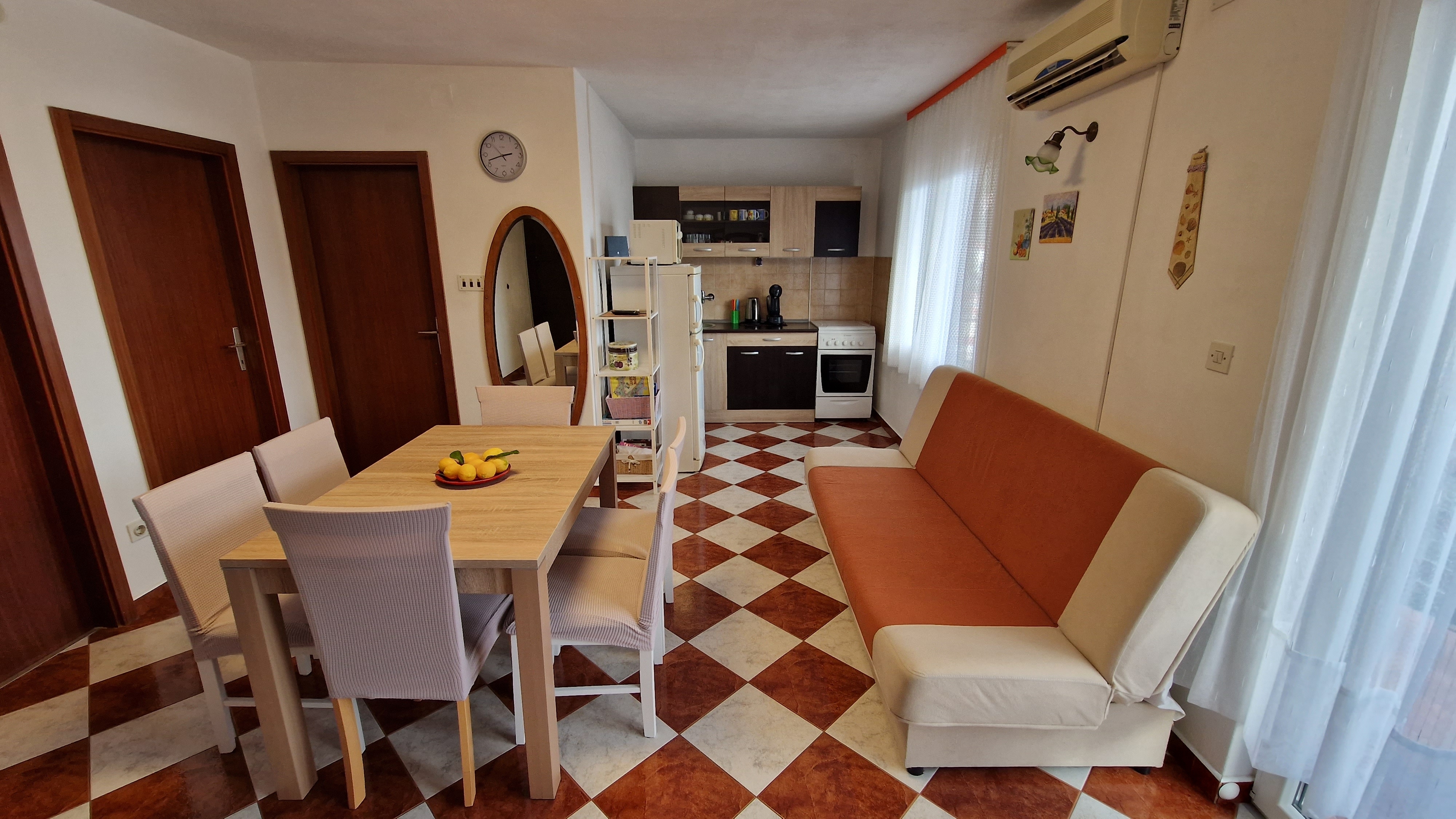 Two bedroom apartment with balcony and sea view Mavarštica, Čiovo (A-12435-a)