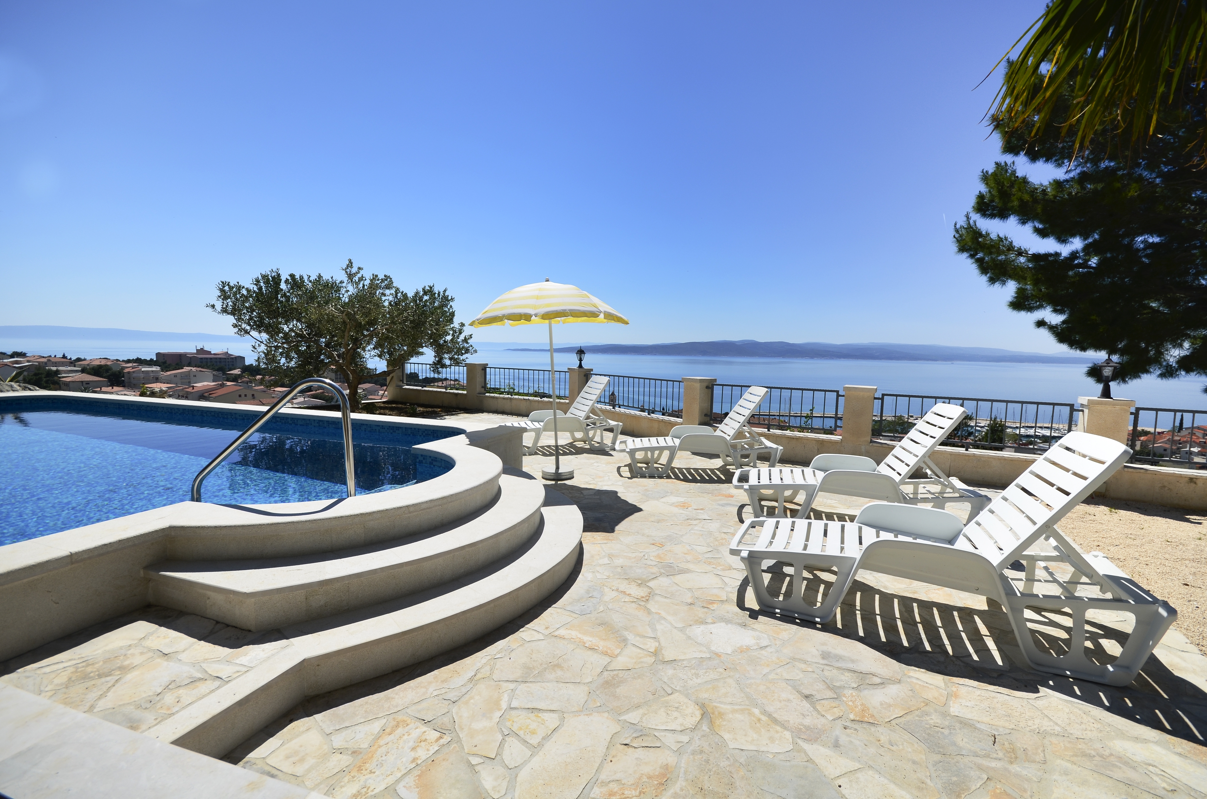 One bedroom apartment with balcony Baška Voda (Makarska) (A-12442-c)