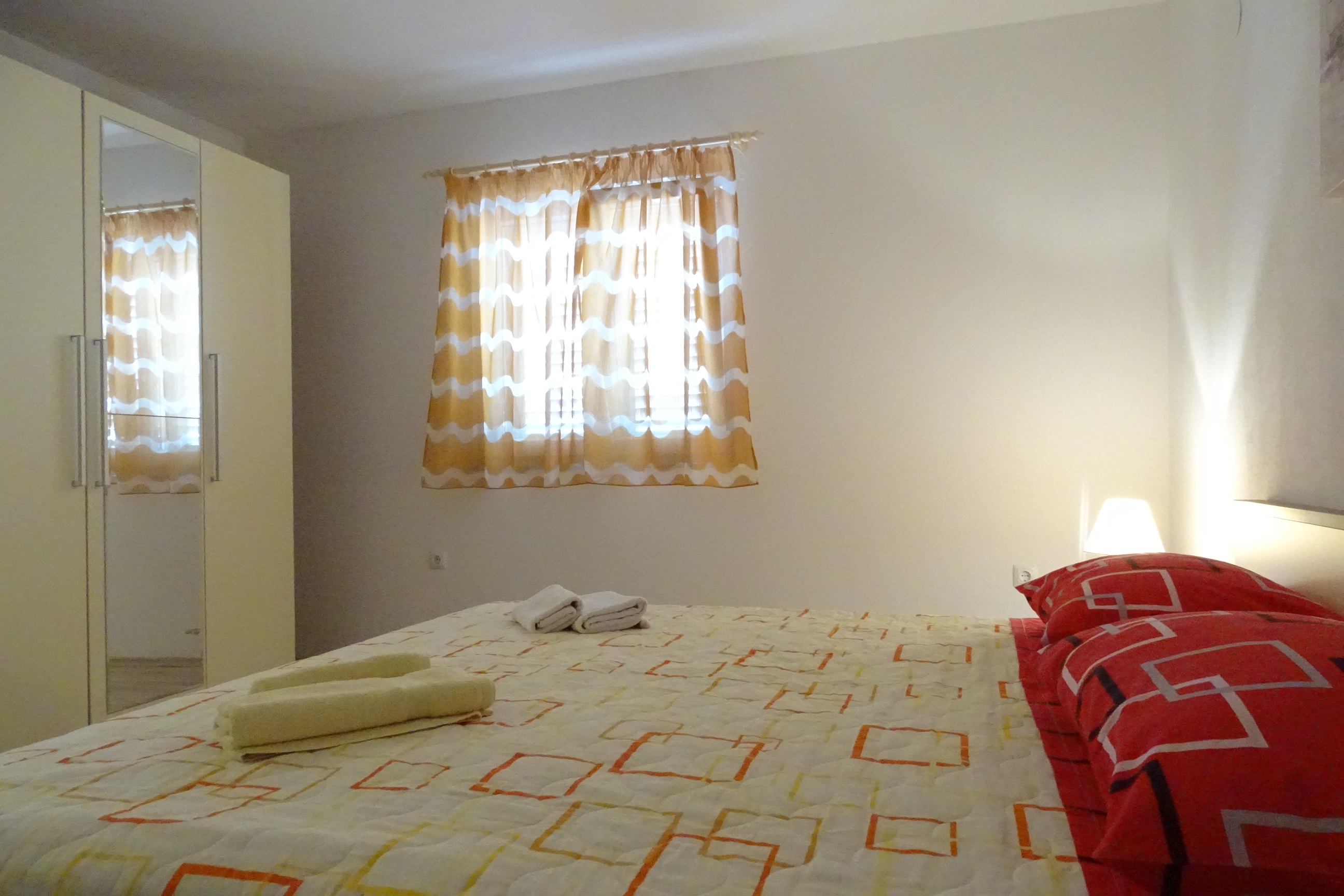 Two bedroom apartment with balcony and sea view Zaklopatica, Lastovo  A-a