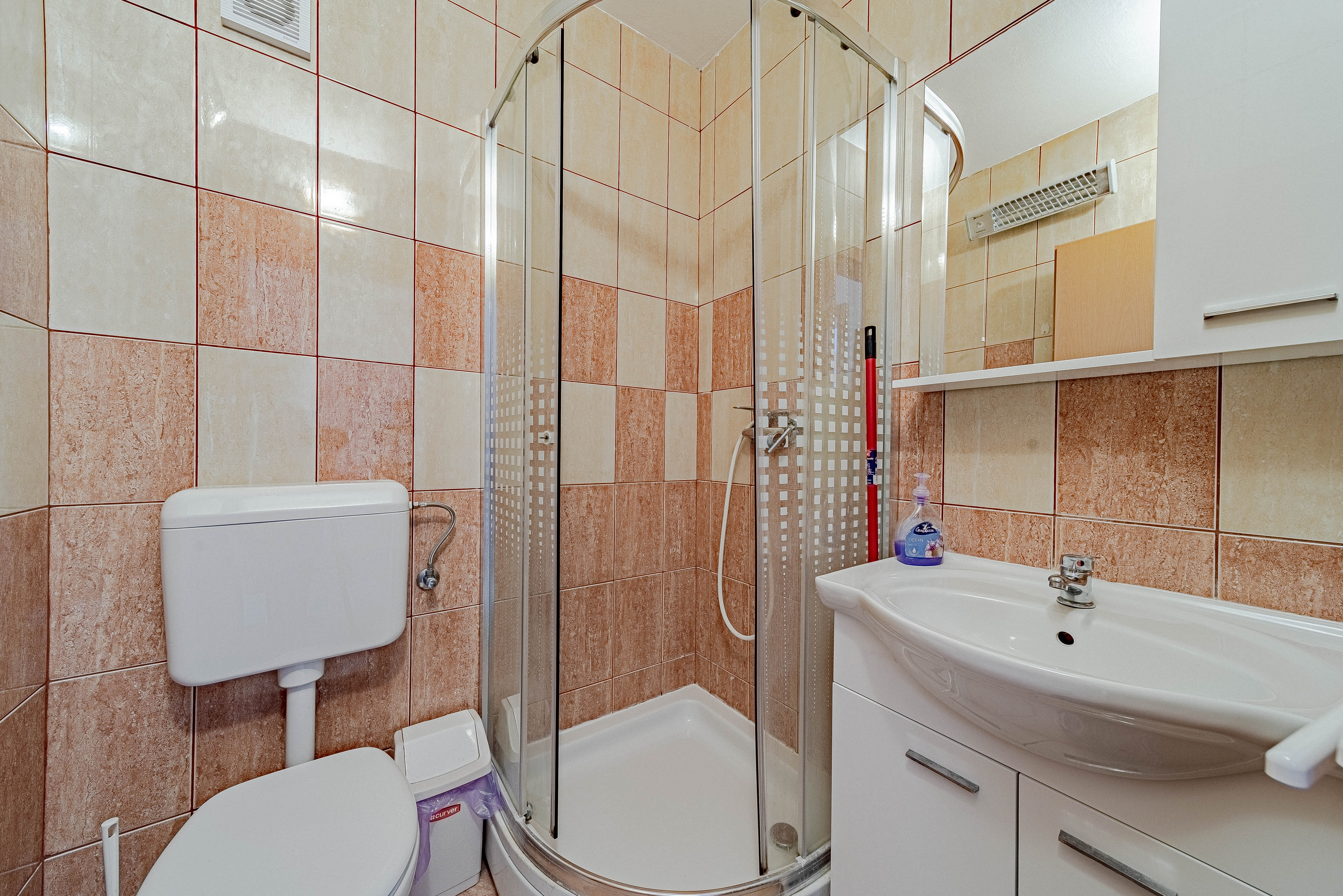 Two bedroom apartment with balcony and sea view Zaklopatica, Lastovo  A-b