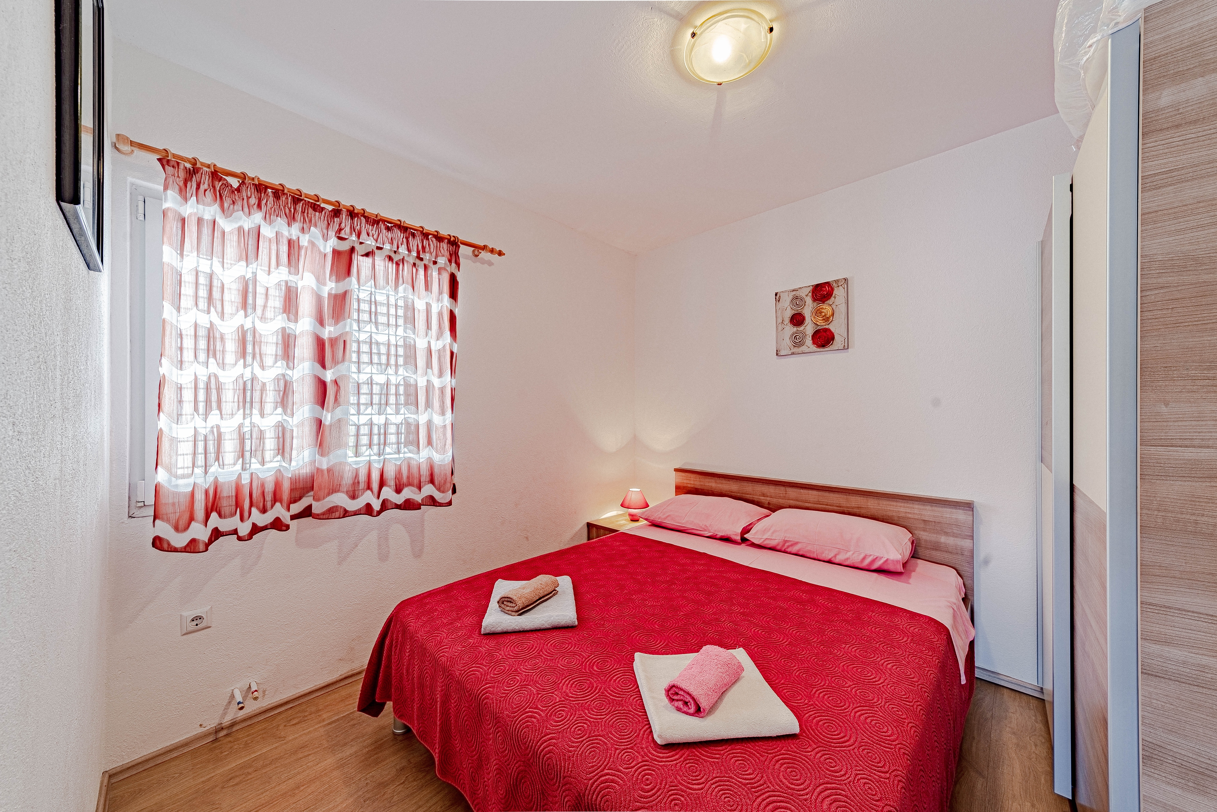 Two bedroom apartment with balcony and sea view Zaklopatica, Lastovo  A-b