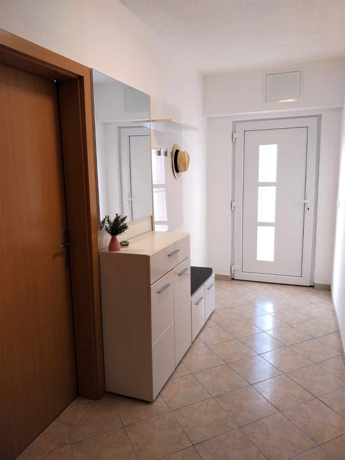 Comfortable and spacious house near beach Cove Kruševa, Hvar  K