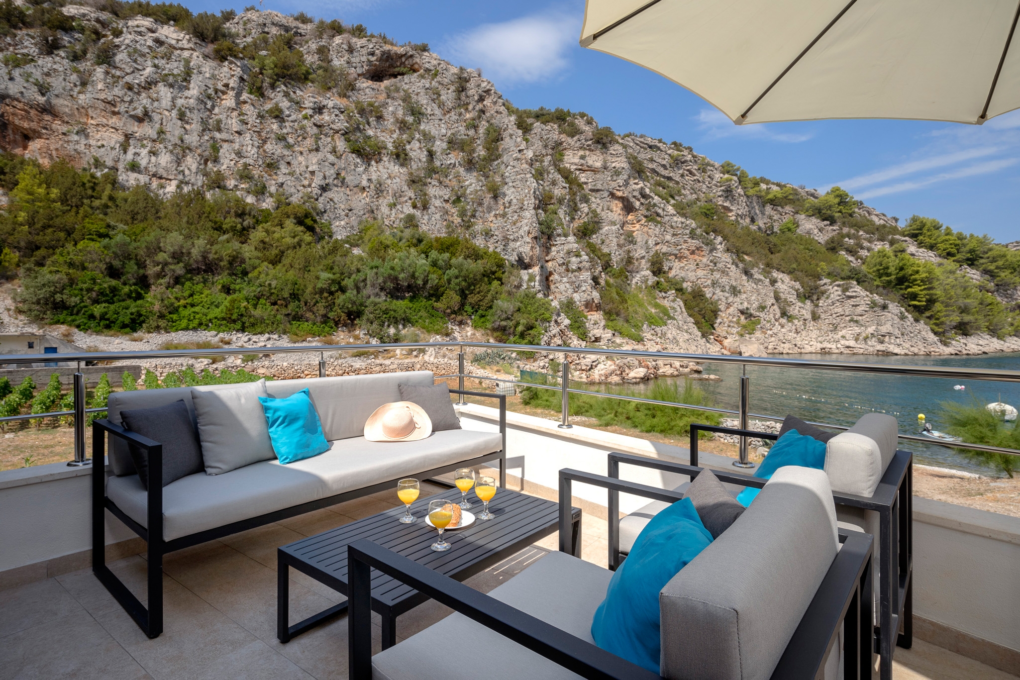 Comfortable and spacious house near beach Cove Kruševa, Hvar  K