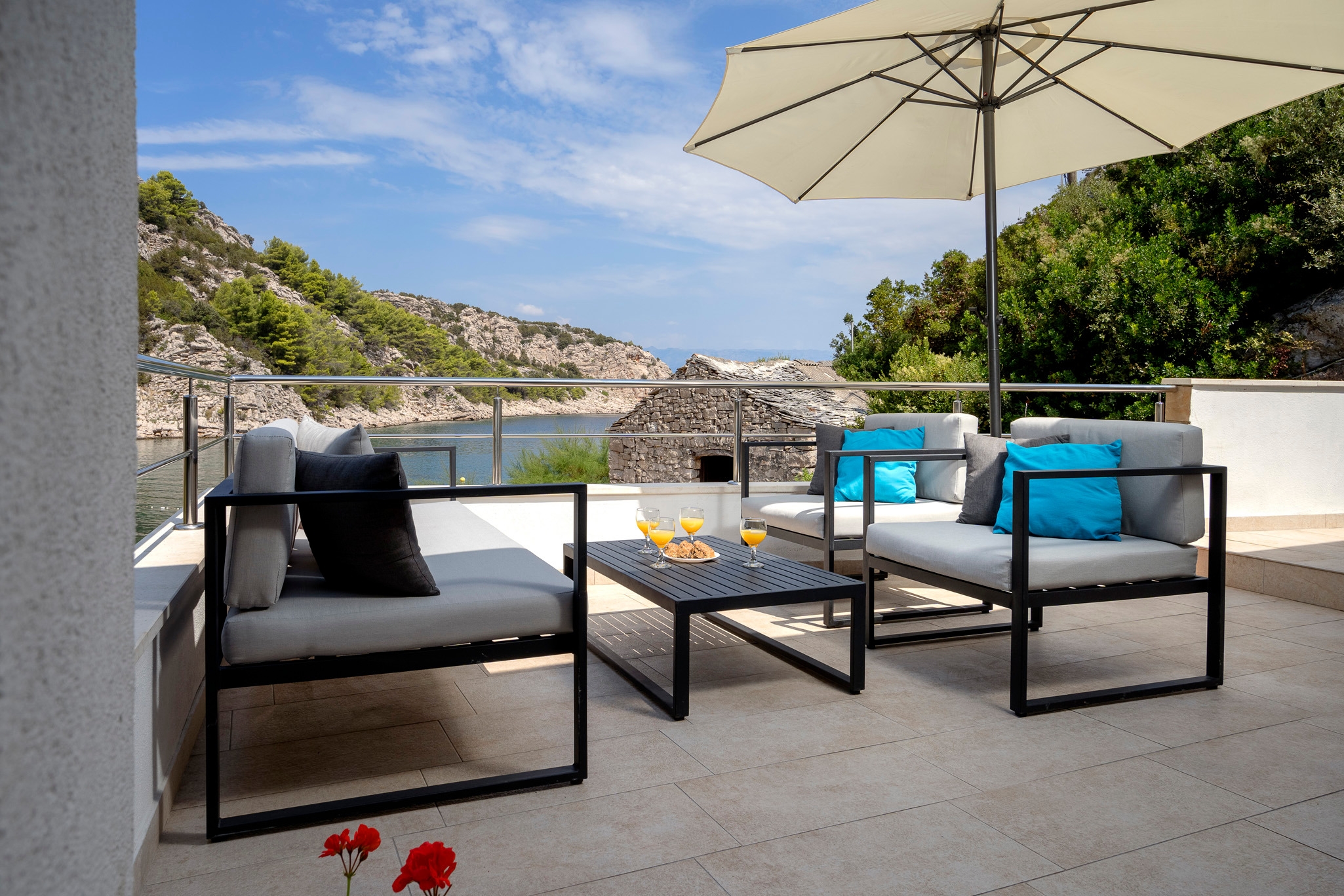 Comfortable and spacious house near beach Cove Kruševa, Hvar  K