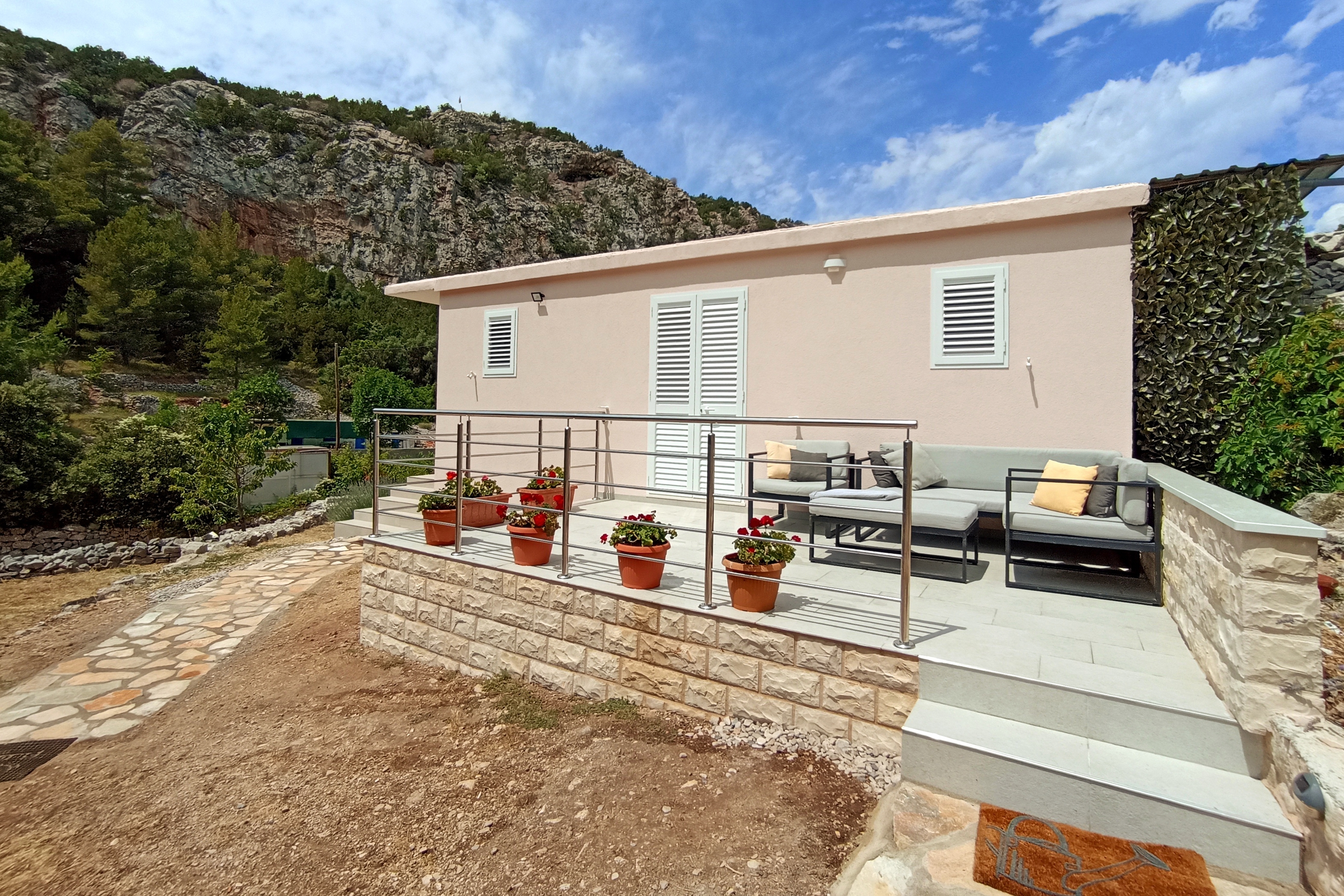 Comfortable and spacious house near beach Cove Kruševa, Hvar  K