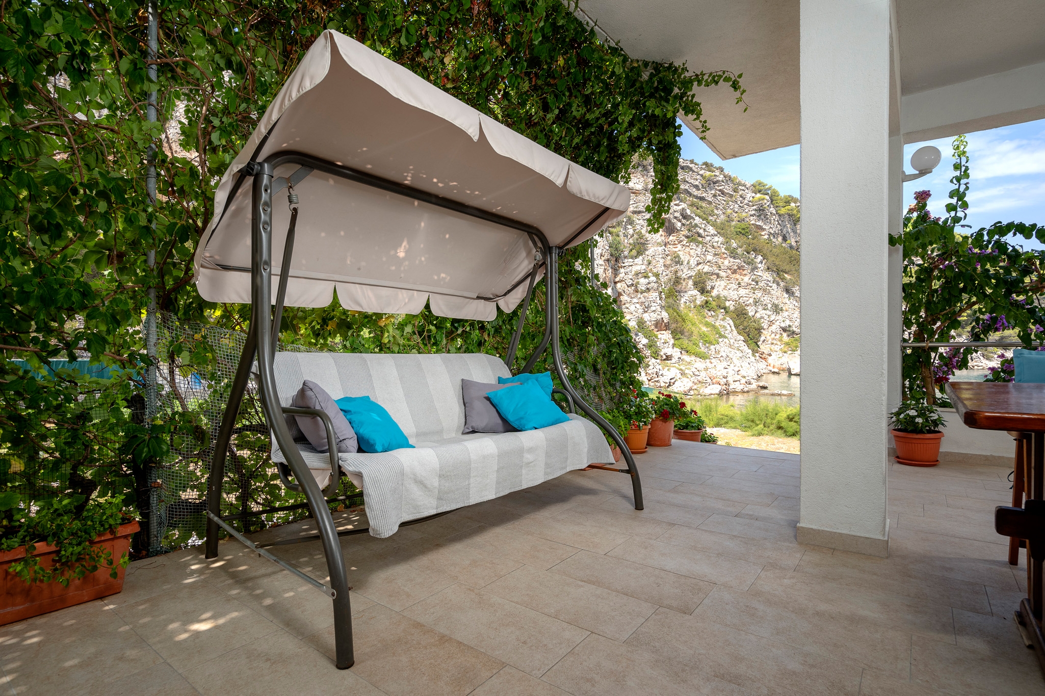 Comfortable and spacious house near beach Cove Kruševa, Hvar  K