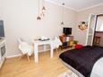 Vodice, Comedor in the studio-apartment, WiFi.