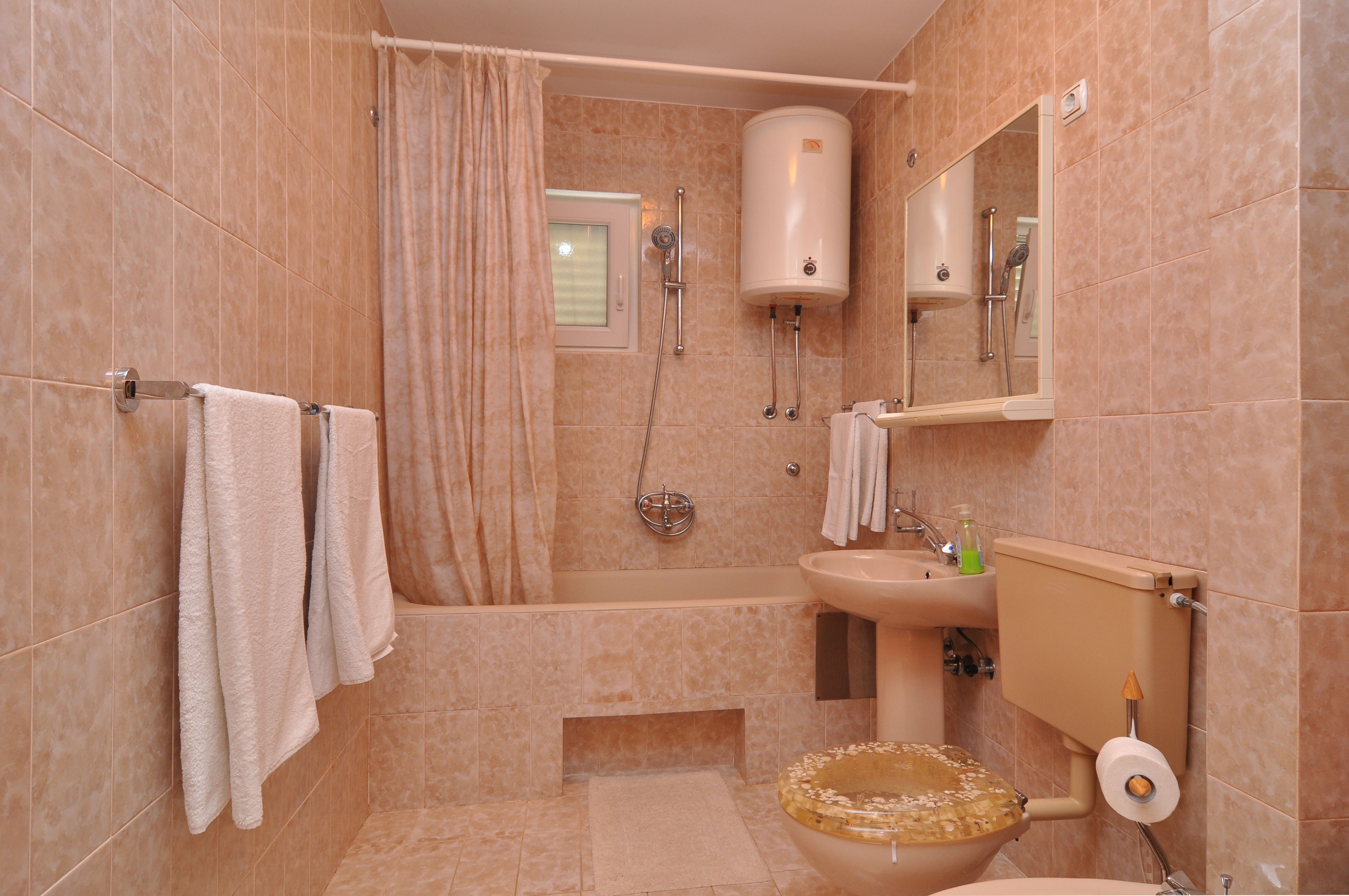 Two bedroom apartment near beach Slatine, Čiovo  A-a