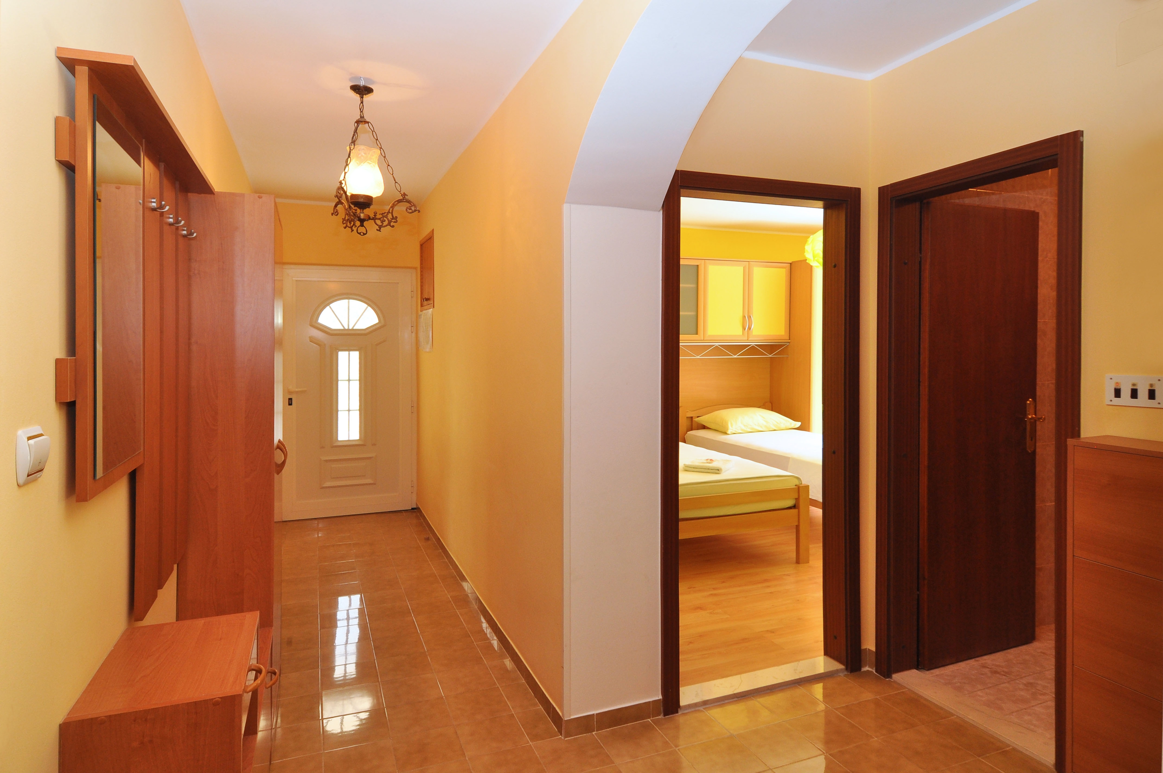 Two bedroom apartment near beach Slatine, Čiovo  A-a