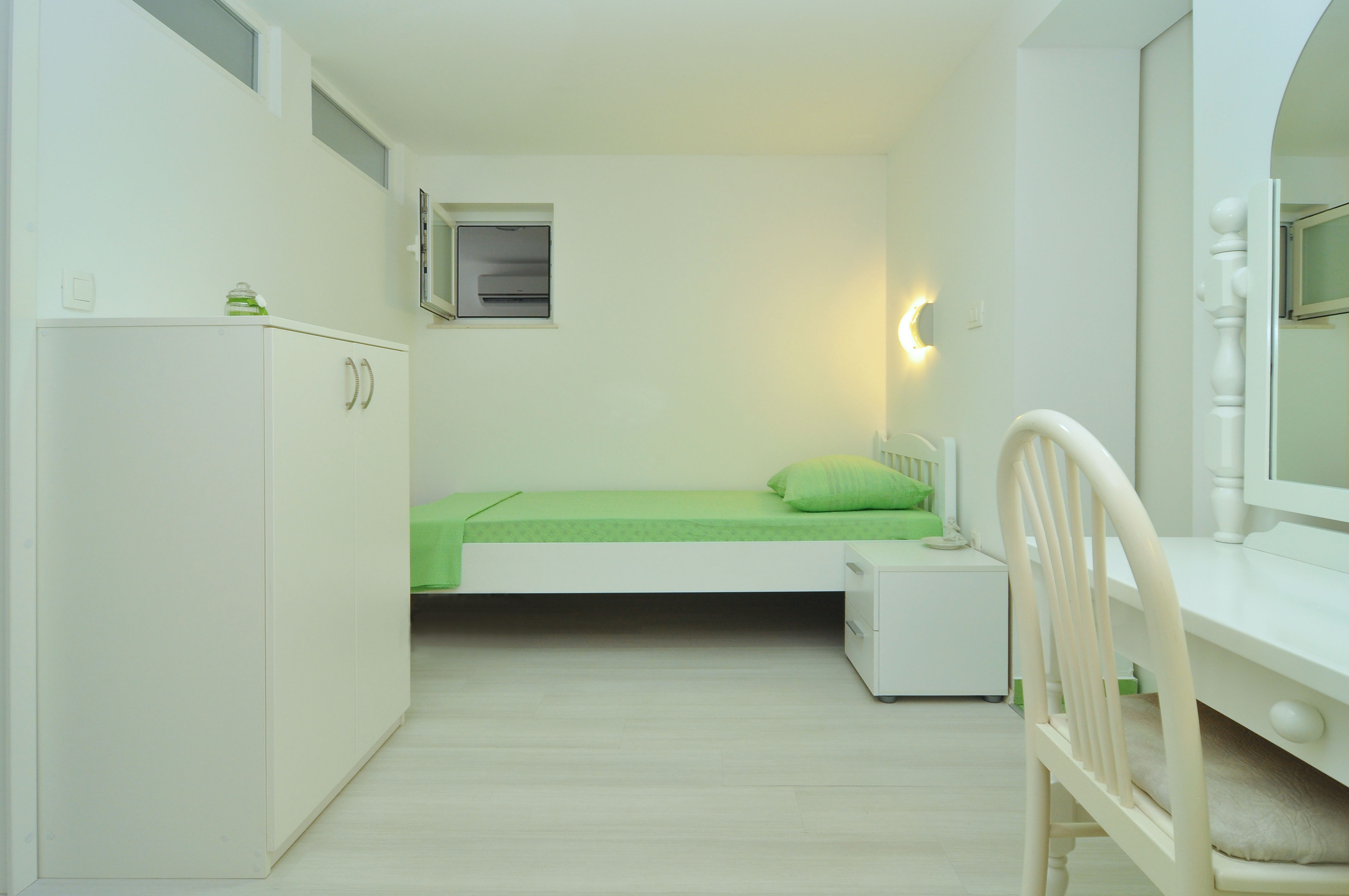 Two bedroom apartment near beach Slatine, Čiovo  A-b