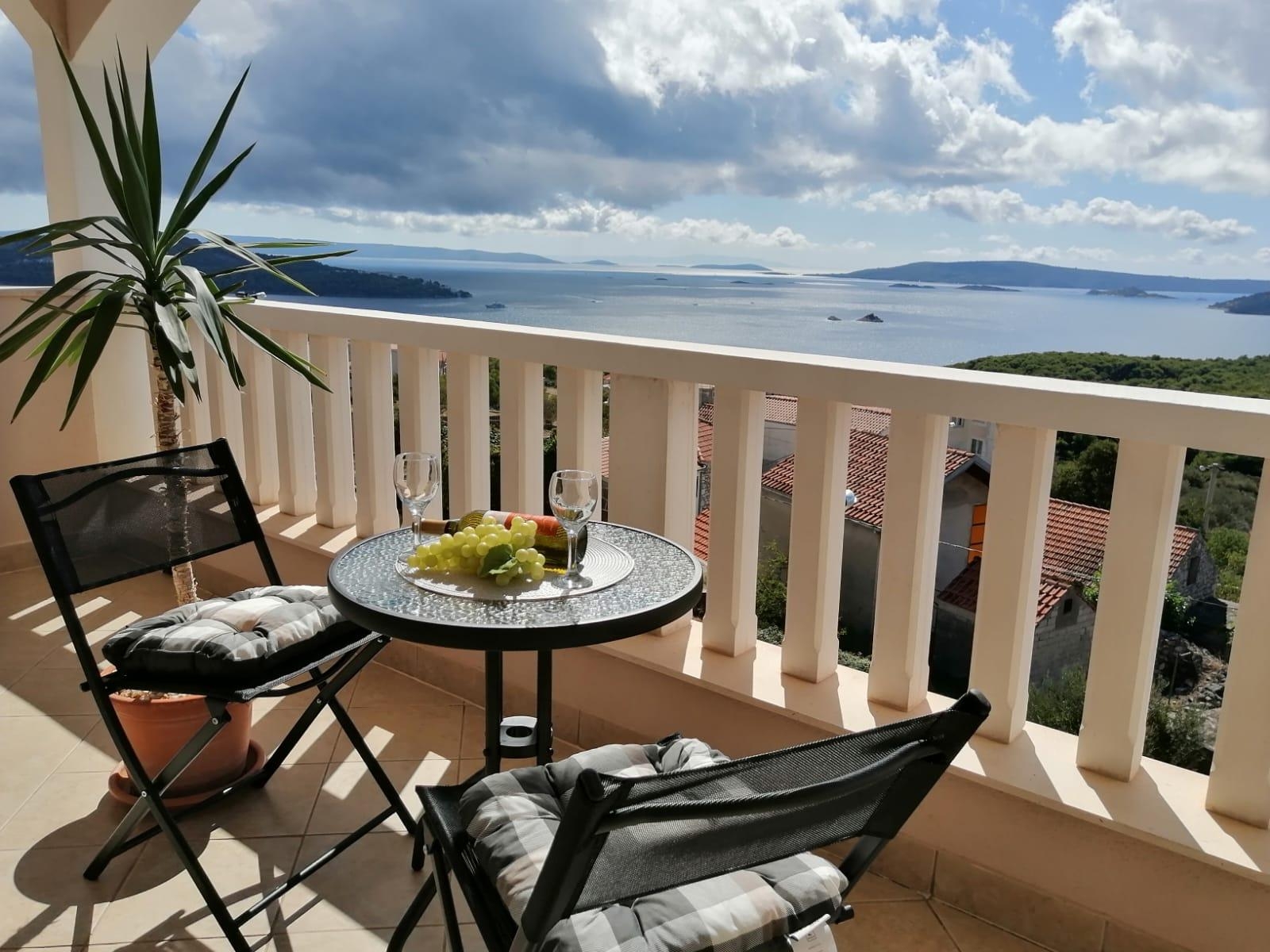Studio flat with terrace and sea view Seget Vranjica, Trogir  AS-a