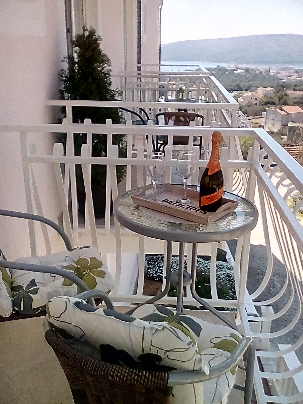 Studio flat with balcony and sea view Seget Vranjica, Trogir  AS-d