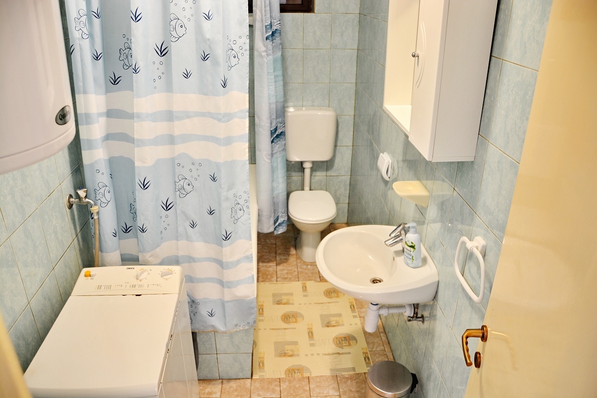 Two bedroom apartment near beach Vrsi - Mulo, Zadar  A-a