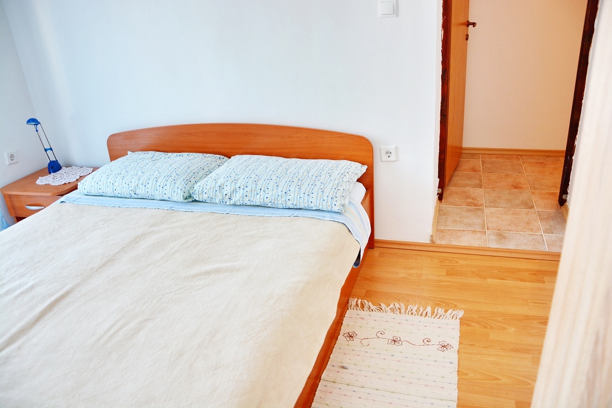 Two bedroom apartment near beach Vrsi - Mulo, Zadar  A-a