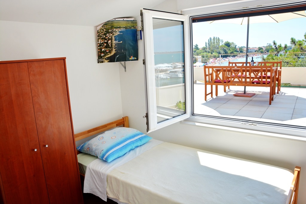Two bedroom apartment near beach Vrsi - Mulo, Zadar (A-12519-b) Two bedroom apartment near beach Vrsi - Mulo, Zadar (A-12519-b)