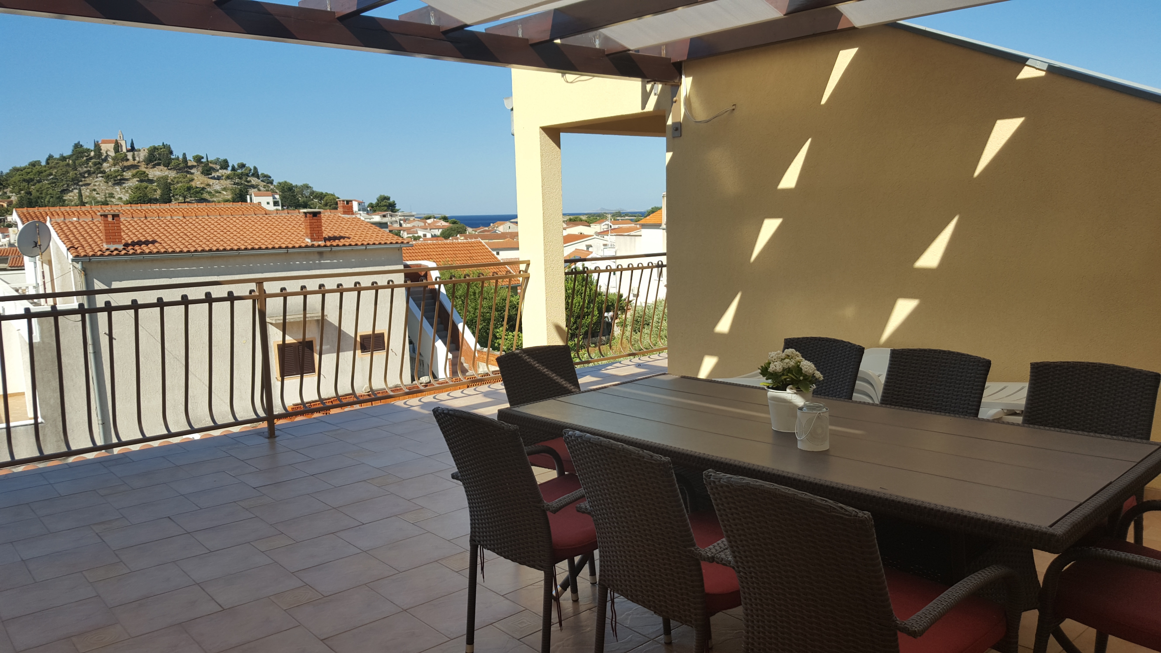 Three bedroom apartment with terrace and sea view Tribunj, Vodice  A-a