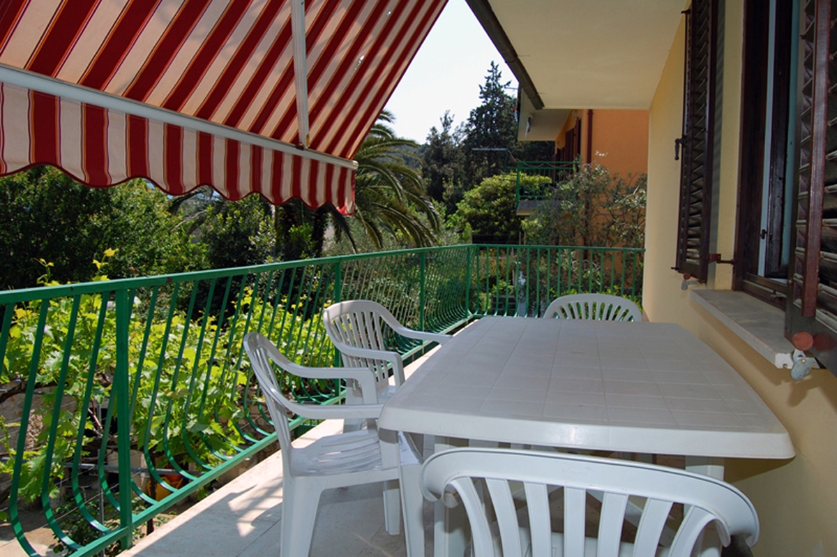 Two bedroom apartment with terrace Mali Lošinj, Lošinj  A-b