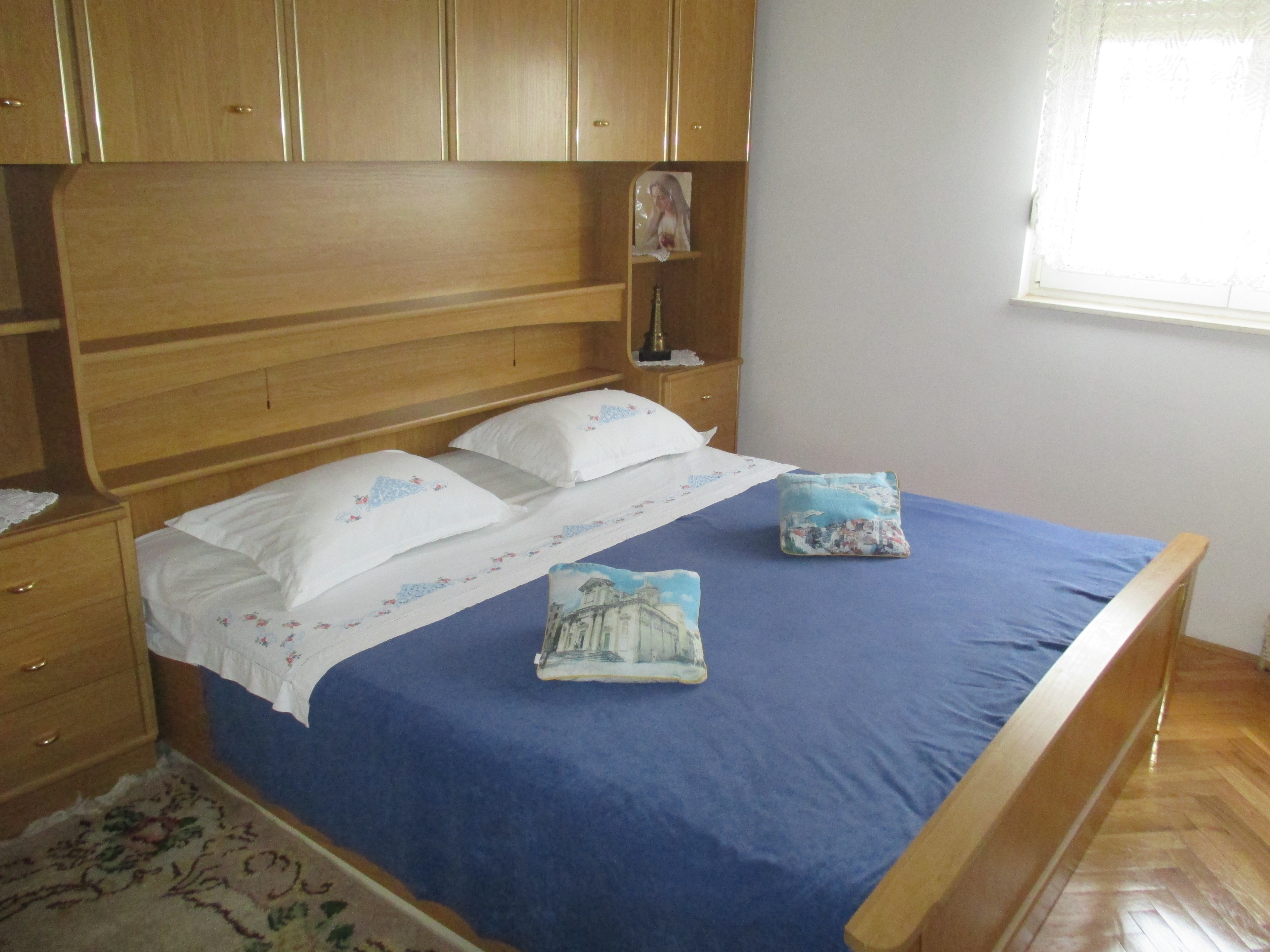 One bedroom apartment with balcony and sea view Split (A-12575-a) One bedroom apartment with balcony and sea view Split (A-12575-a)