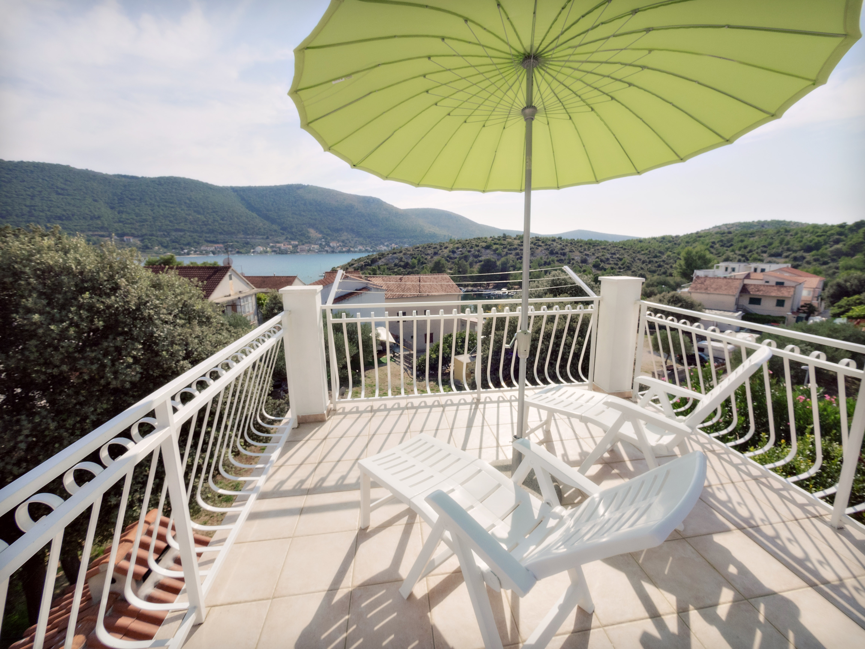 Two bedroom apartment with terrace and sea view Grebaštica, Šibenik  A-a