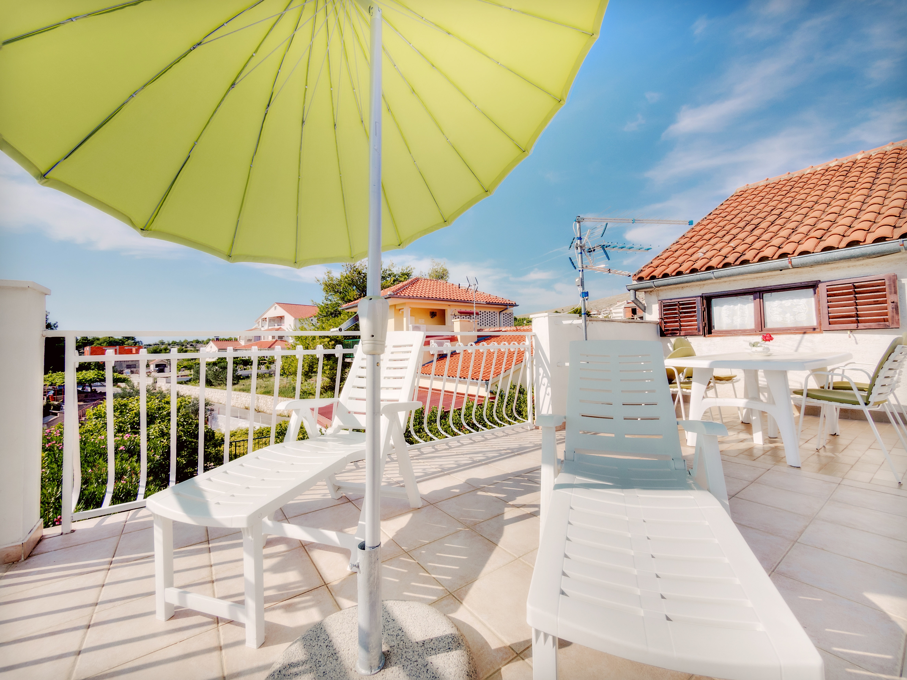 Two bedroom apartment with terrace and sea view Grebaštica, Šibenik  A-a