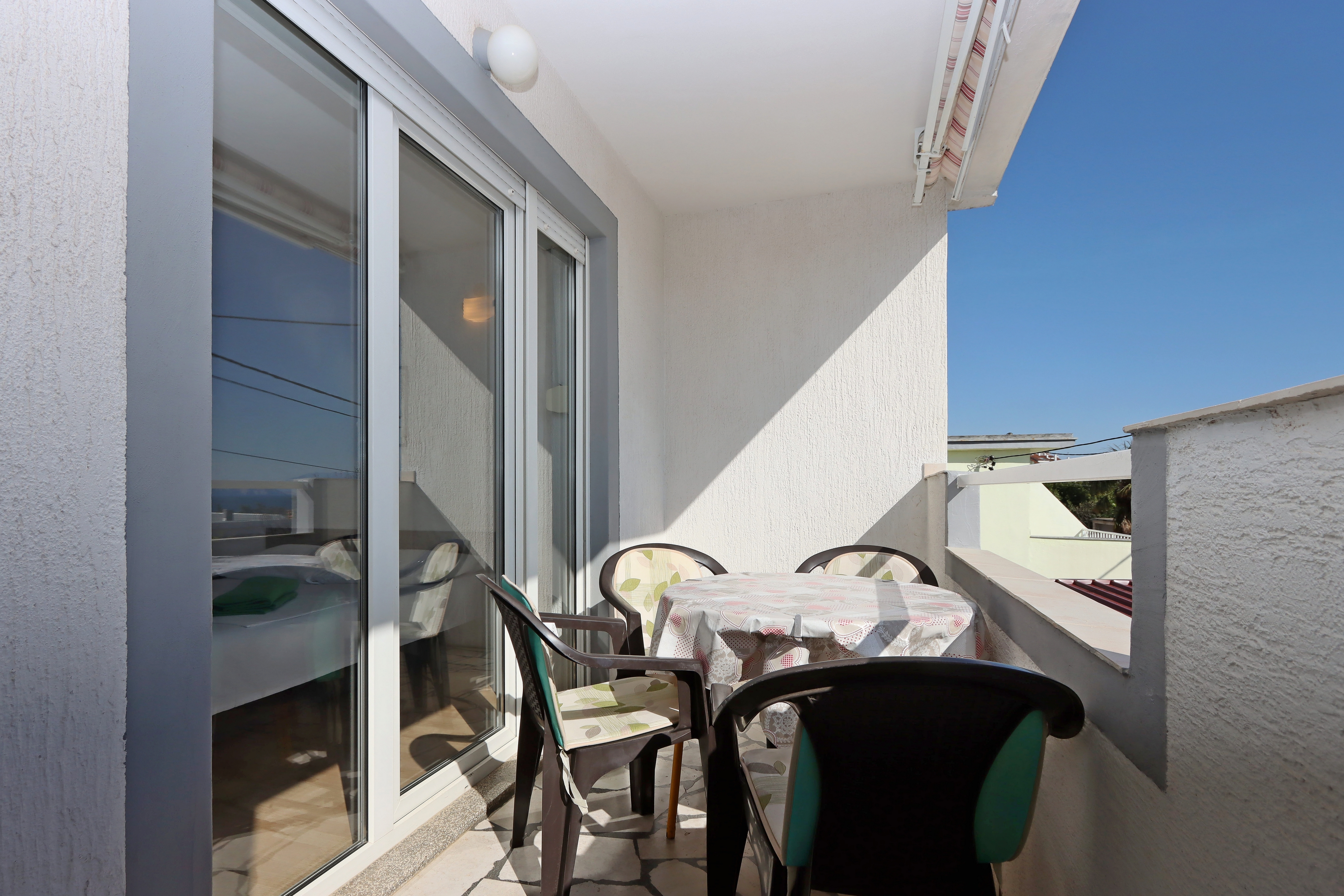Two bedroom apartment with balcony and sea view Crikvenica  A-d