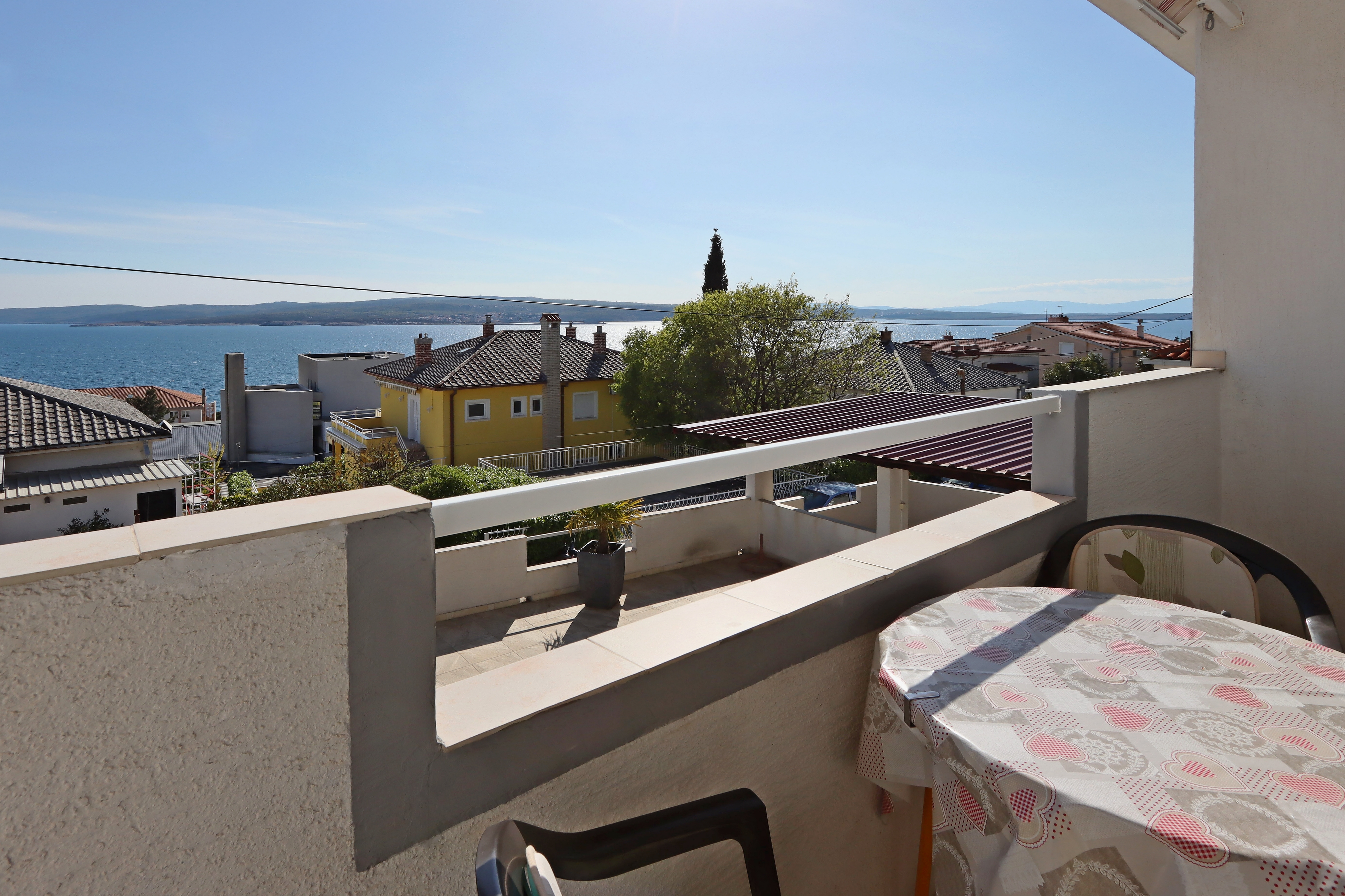Two bedroom apartment with balcony and sea view Crikvenica  A-d