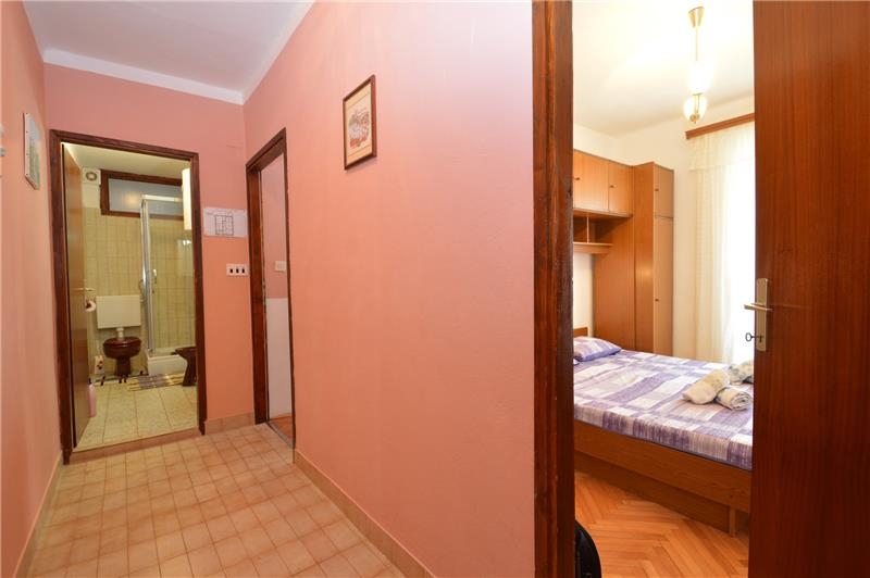 Two bedroom apartment with terrace Mali Lošinj, Lošinj  A-a